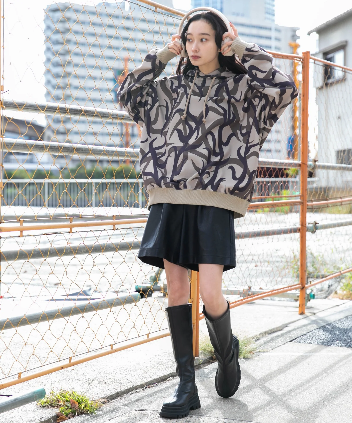 総柄BIGプルパーカー - Image 14