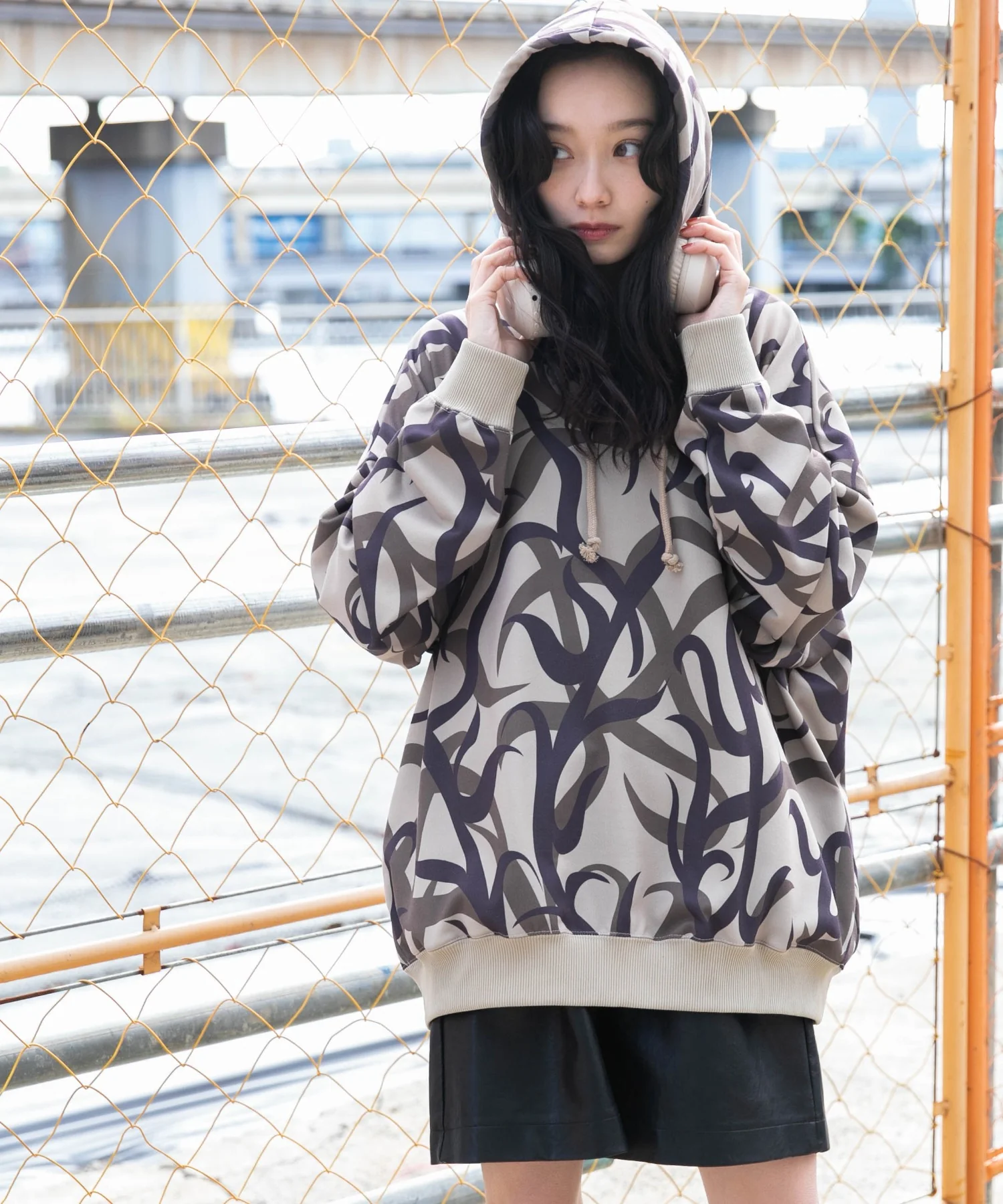 総柄BIGプルパーカー - Image 46