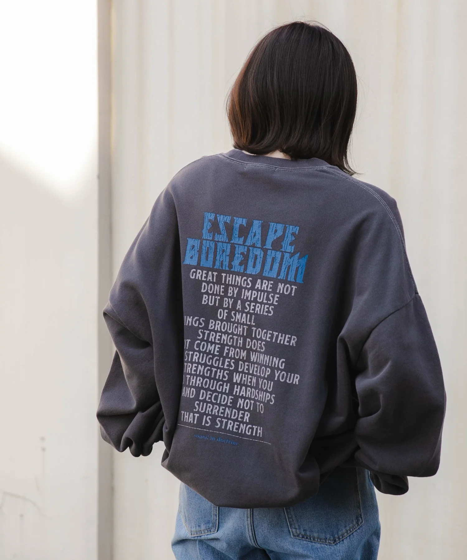 ピグメントグラフィックプルオーバー - Image 30