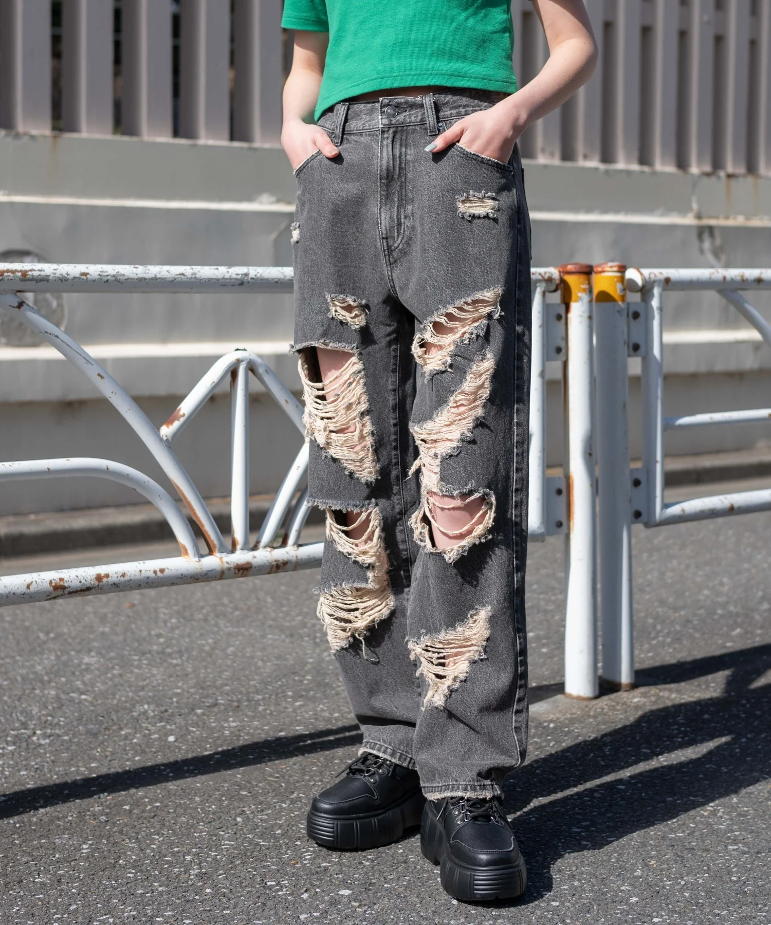 スーパーヘビークラッシュローライズパンツ - Image 17