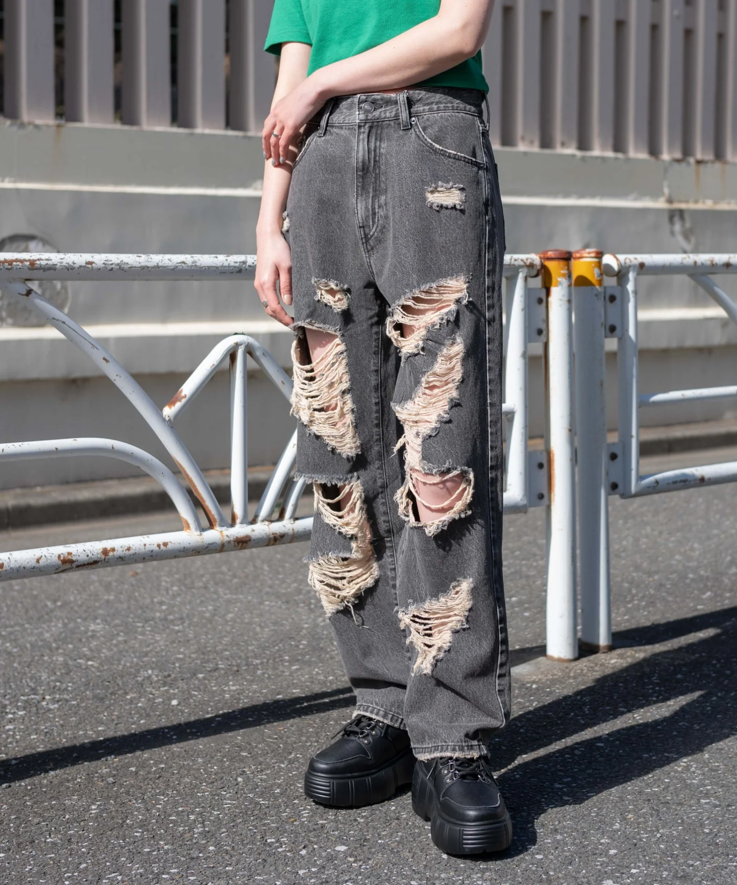 スーパーヘビークラッシュローライズパンツ - Image 2
