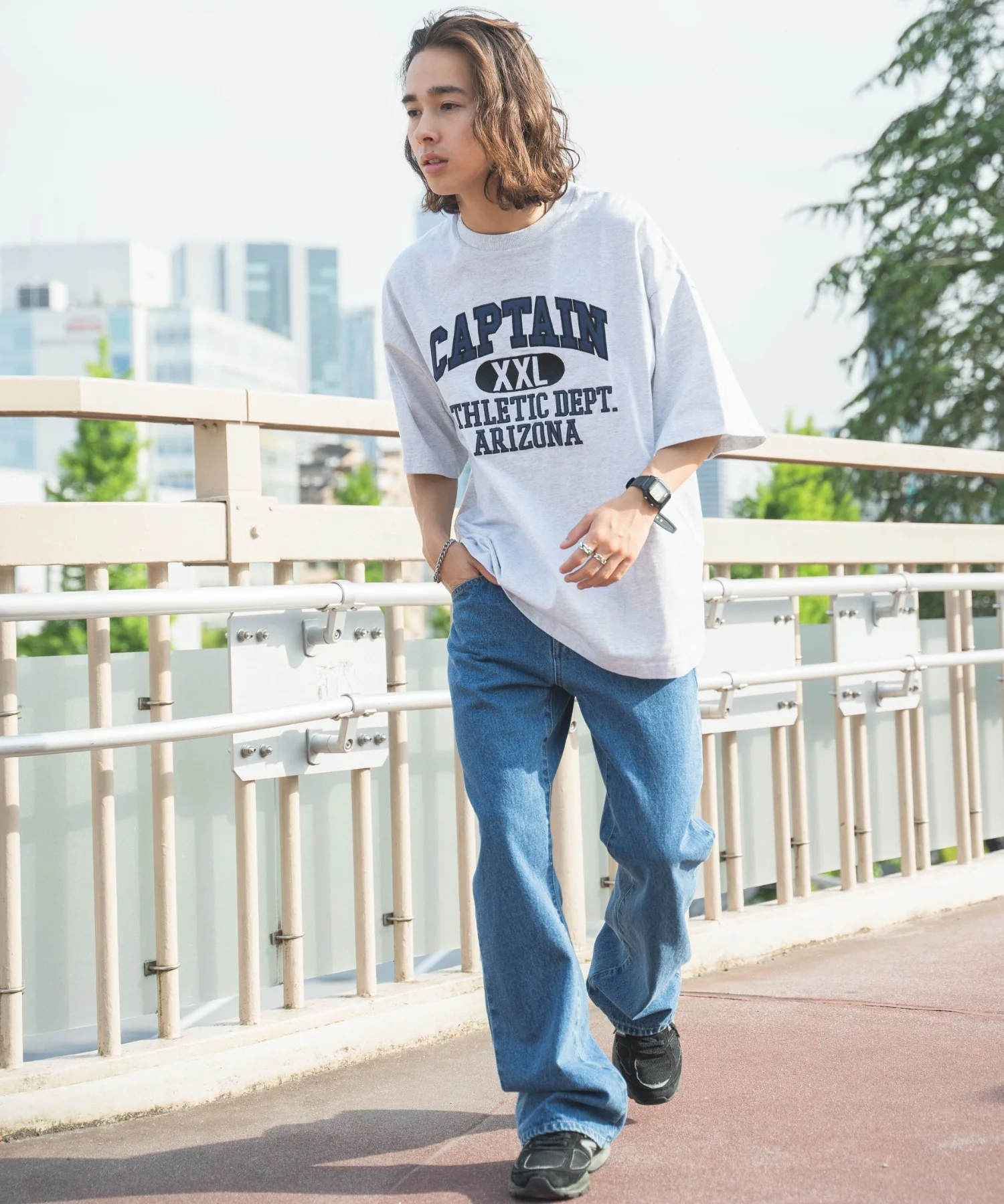 ヘビーウエイト刺繍グラフィックT - Image 8