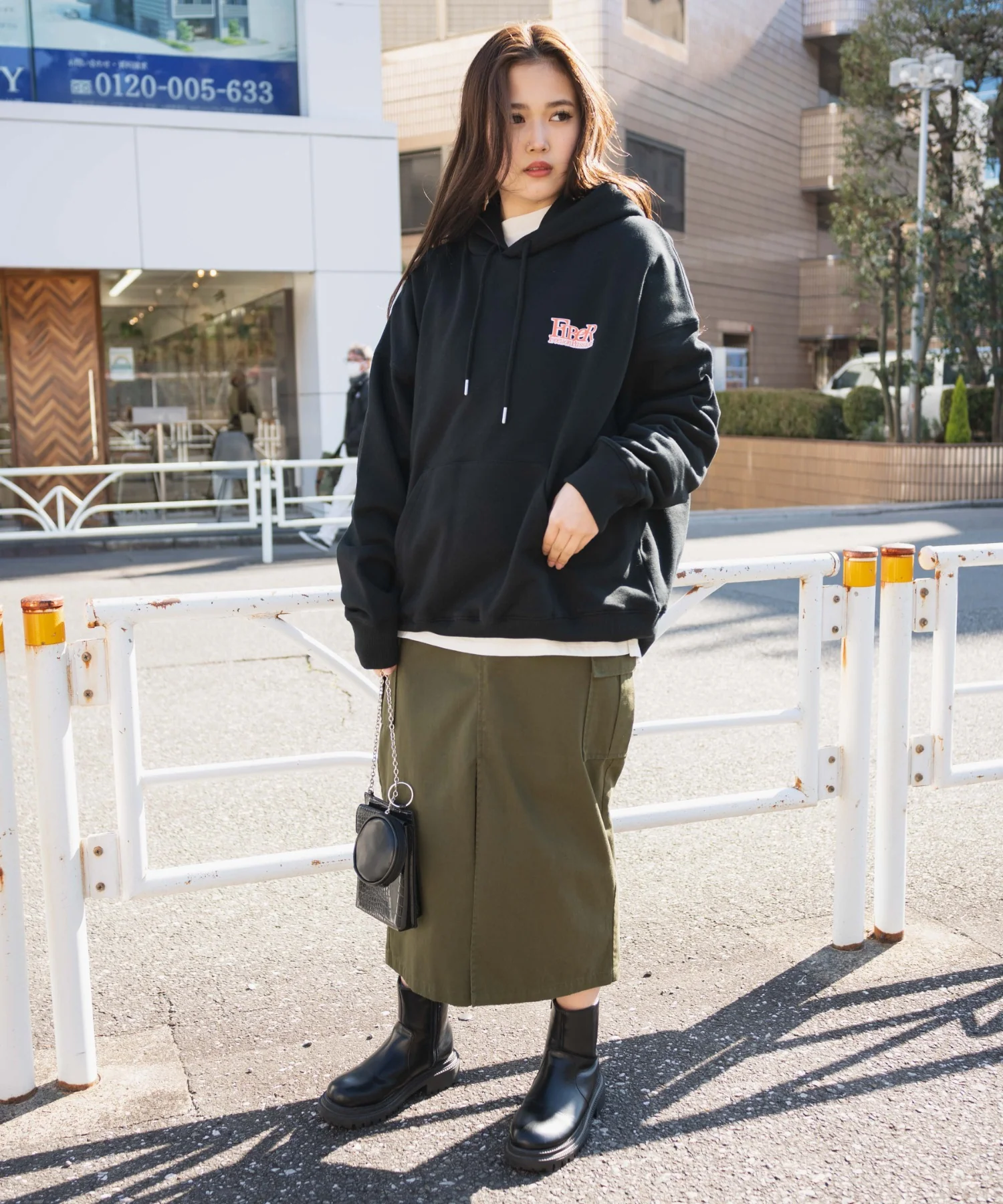 ヘビーウエイトサークルロゴプルパーカー - Image 28