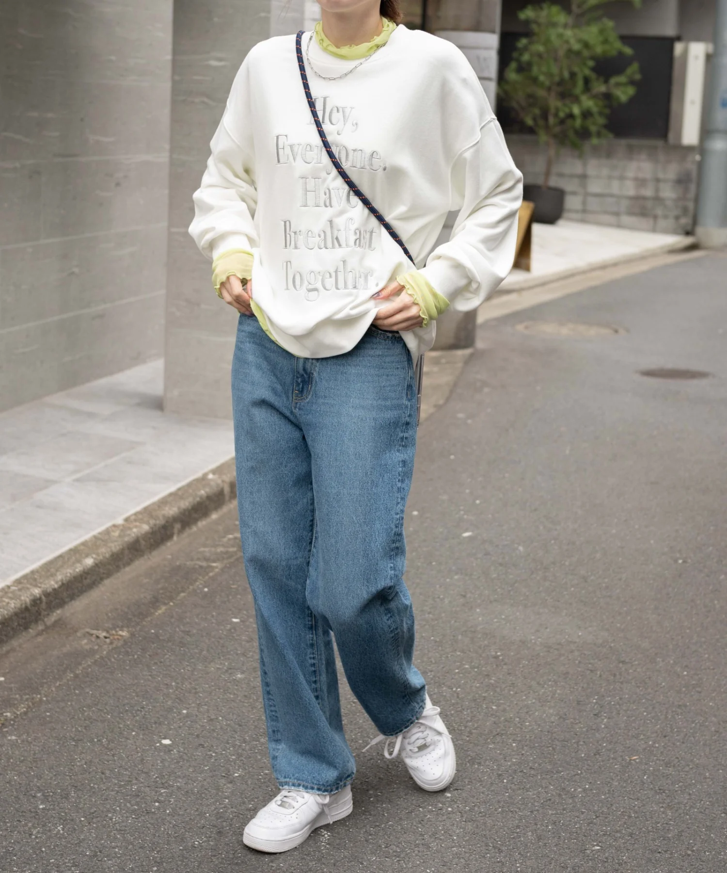 グラフィックルーズスウェット - Image 11