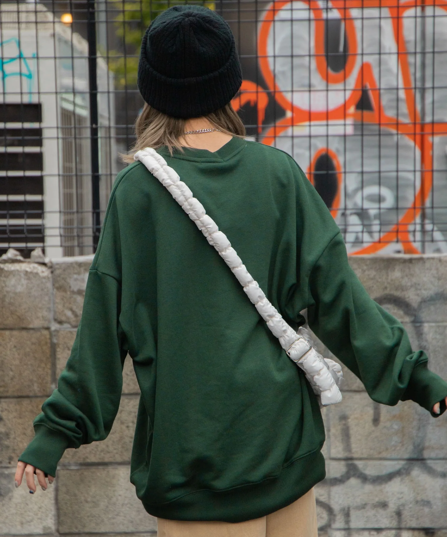 アクセ付きグラフィックプルオーバー - Image 10