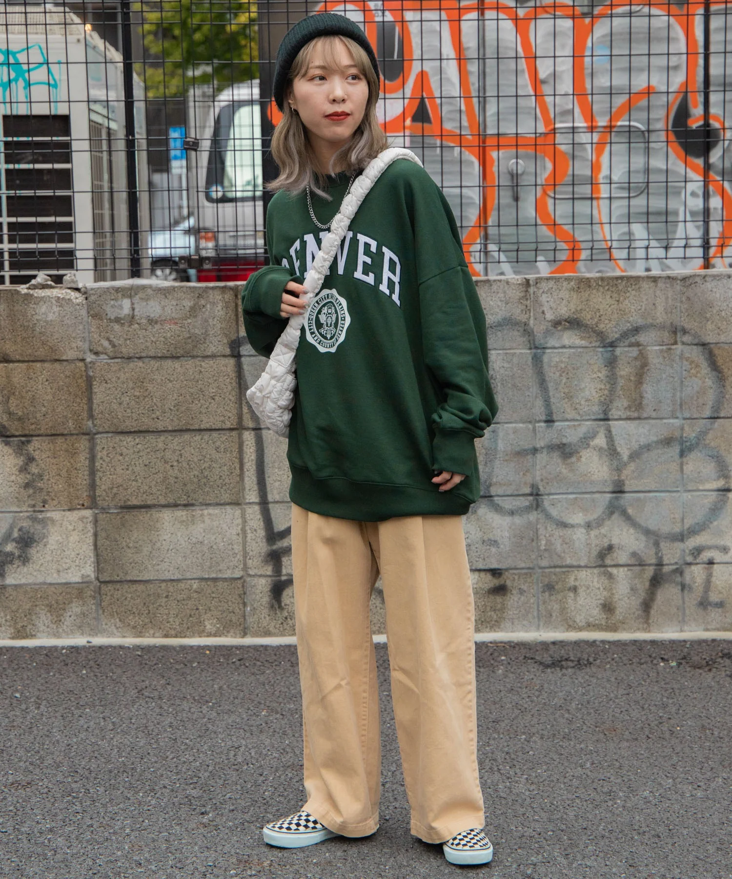 アクセ付きグラフィックプルオーバー - Image 11