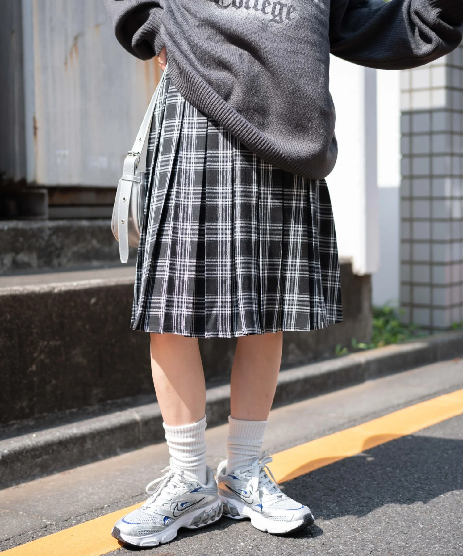 ベルト付プリーツミドルスカート - Image 13