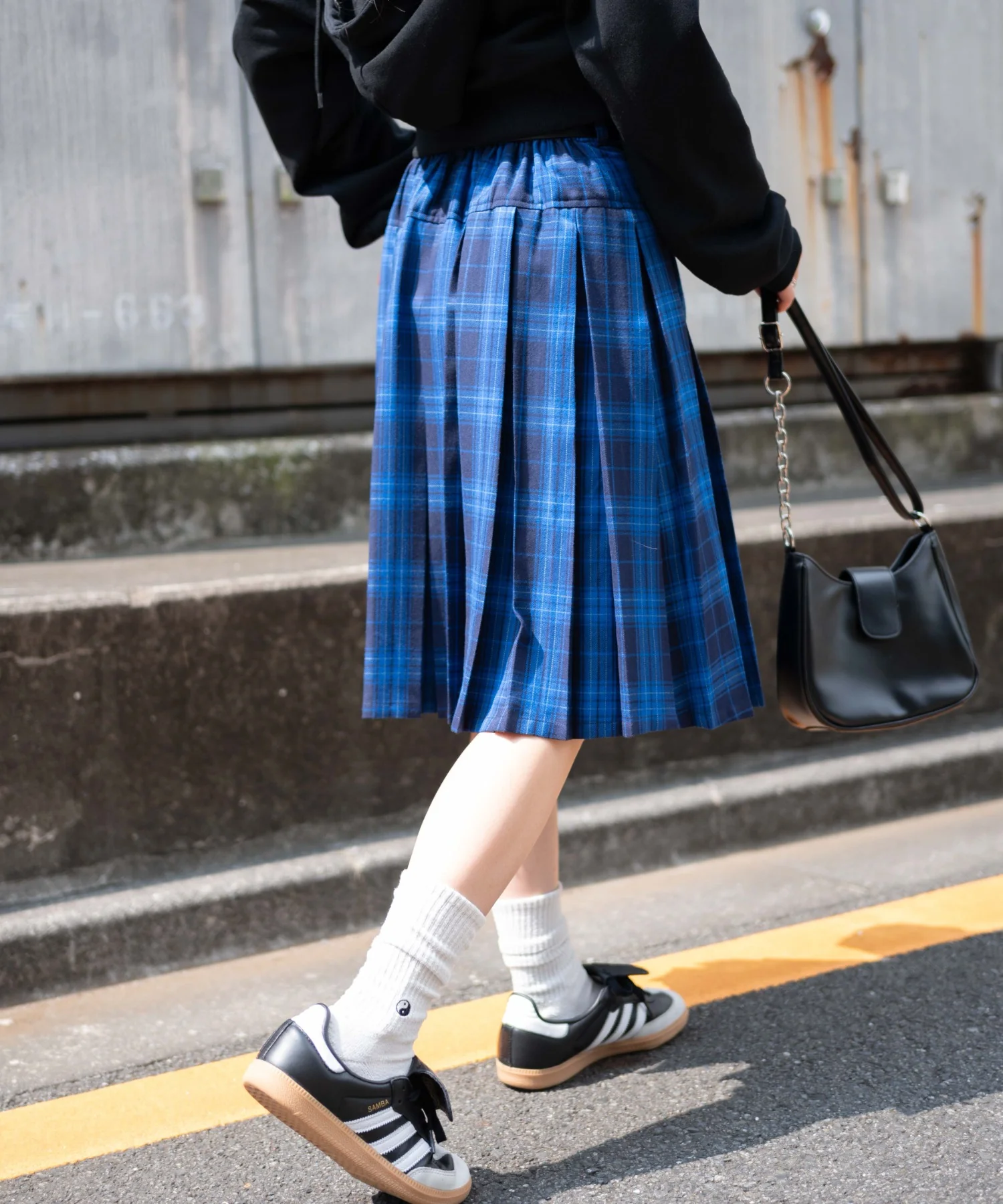 ベルト付プリーツミドルスカート - Image 19