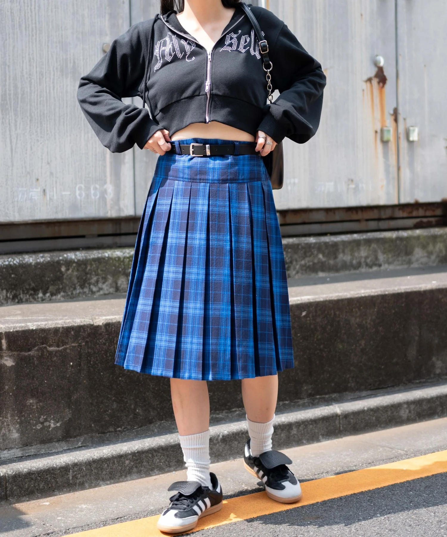 ベルト付プリーツミドルスカート - Image 20
