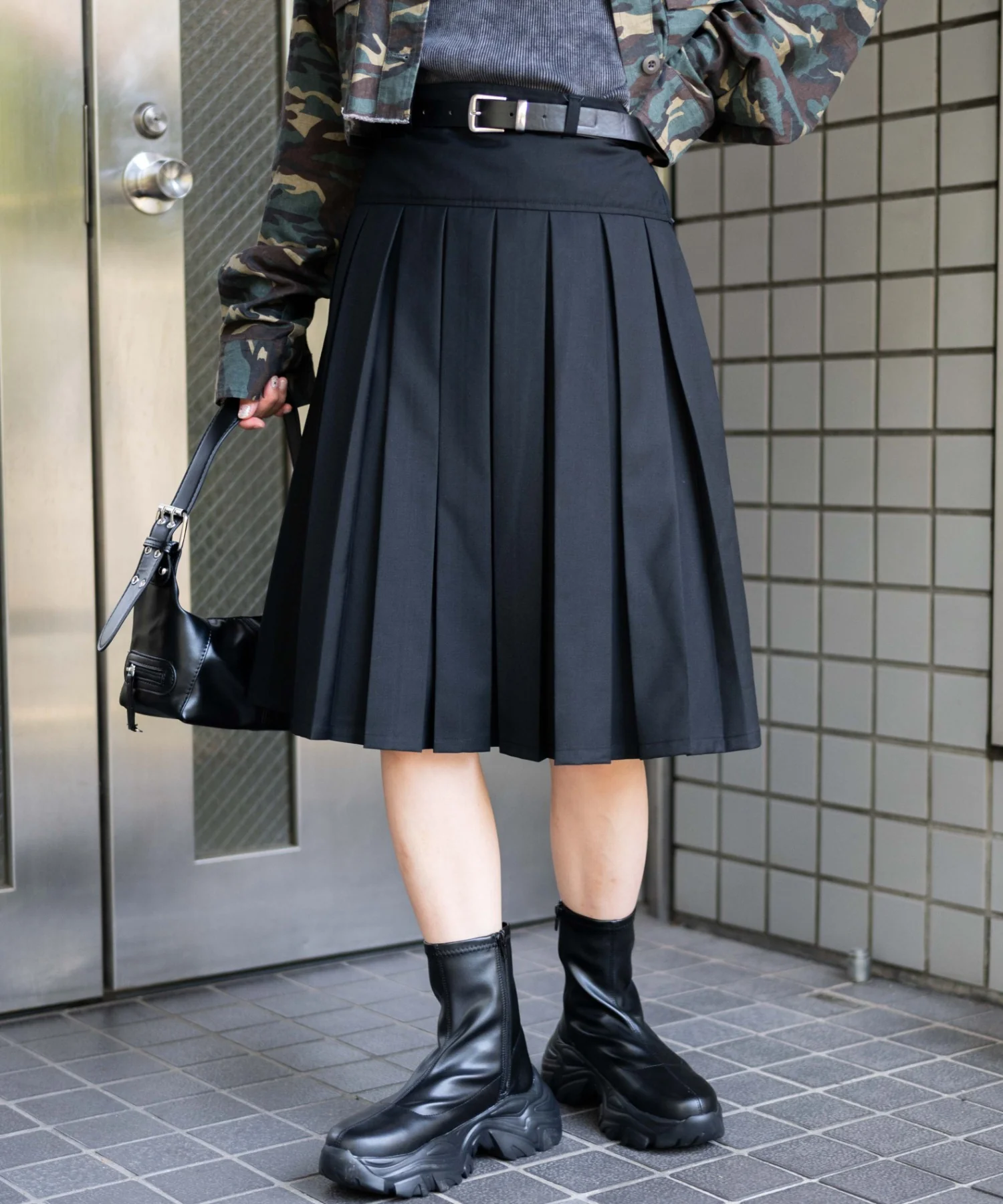 ベルト付プリーツミドルスカート - Image 21