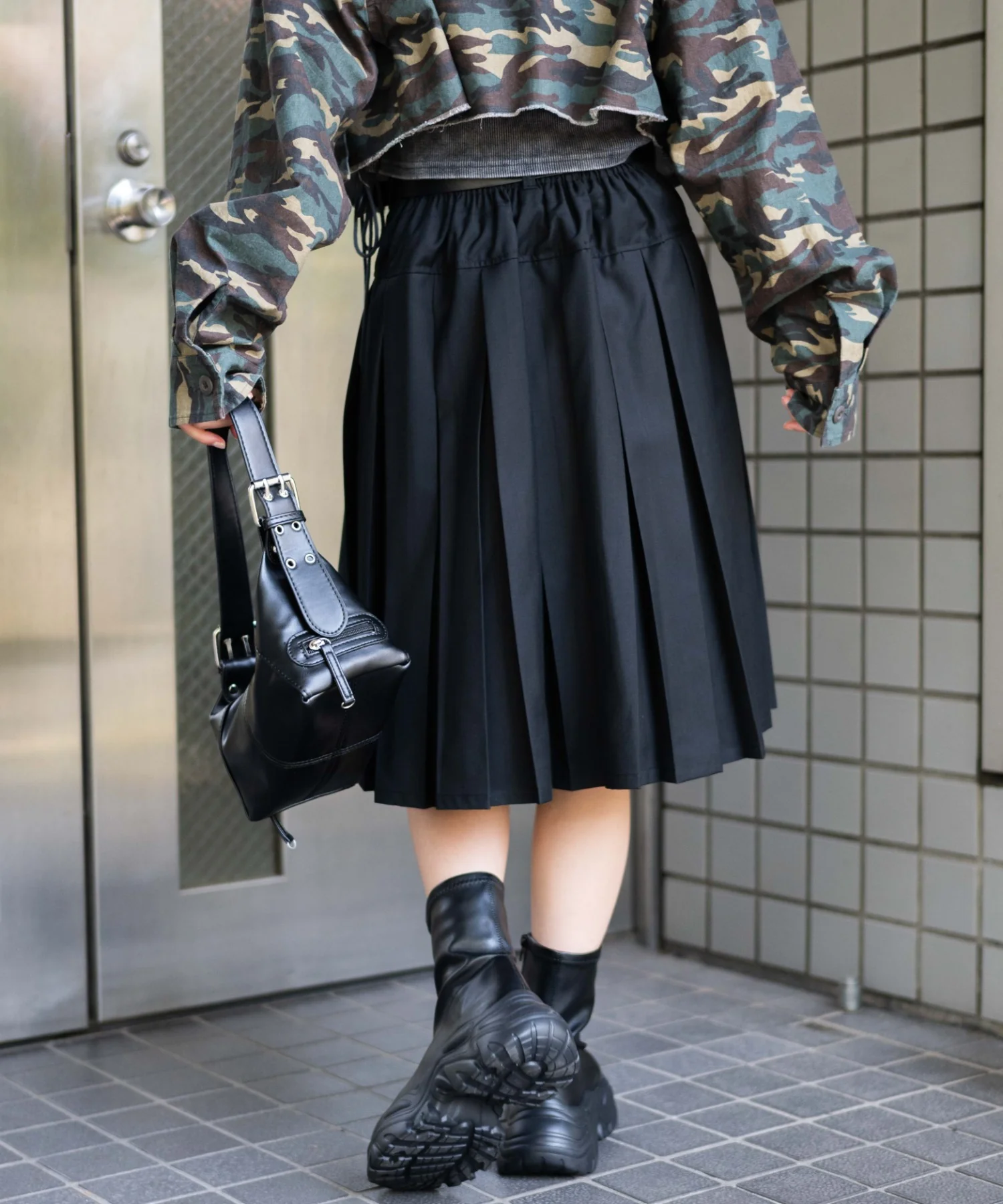 ベルト付プリーツミドルスカート - Image 23