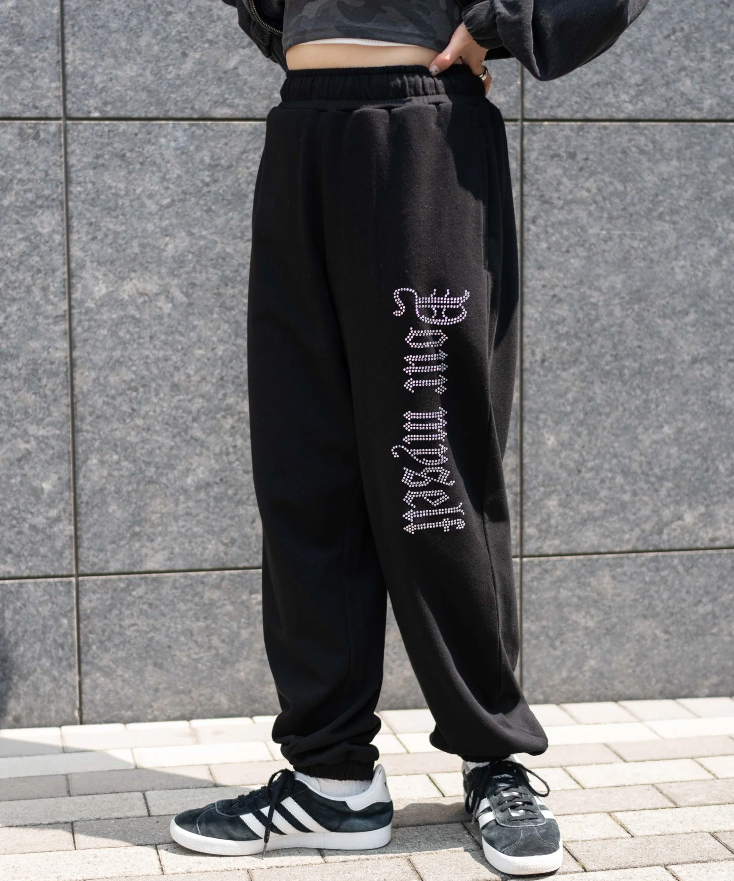 ラインストーンロゴスウェットパンツ