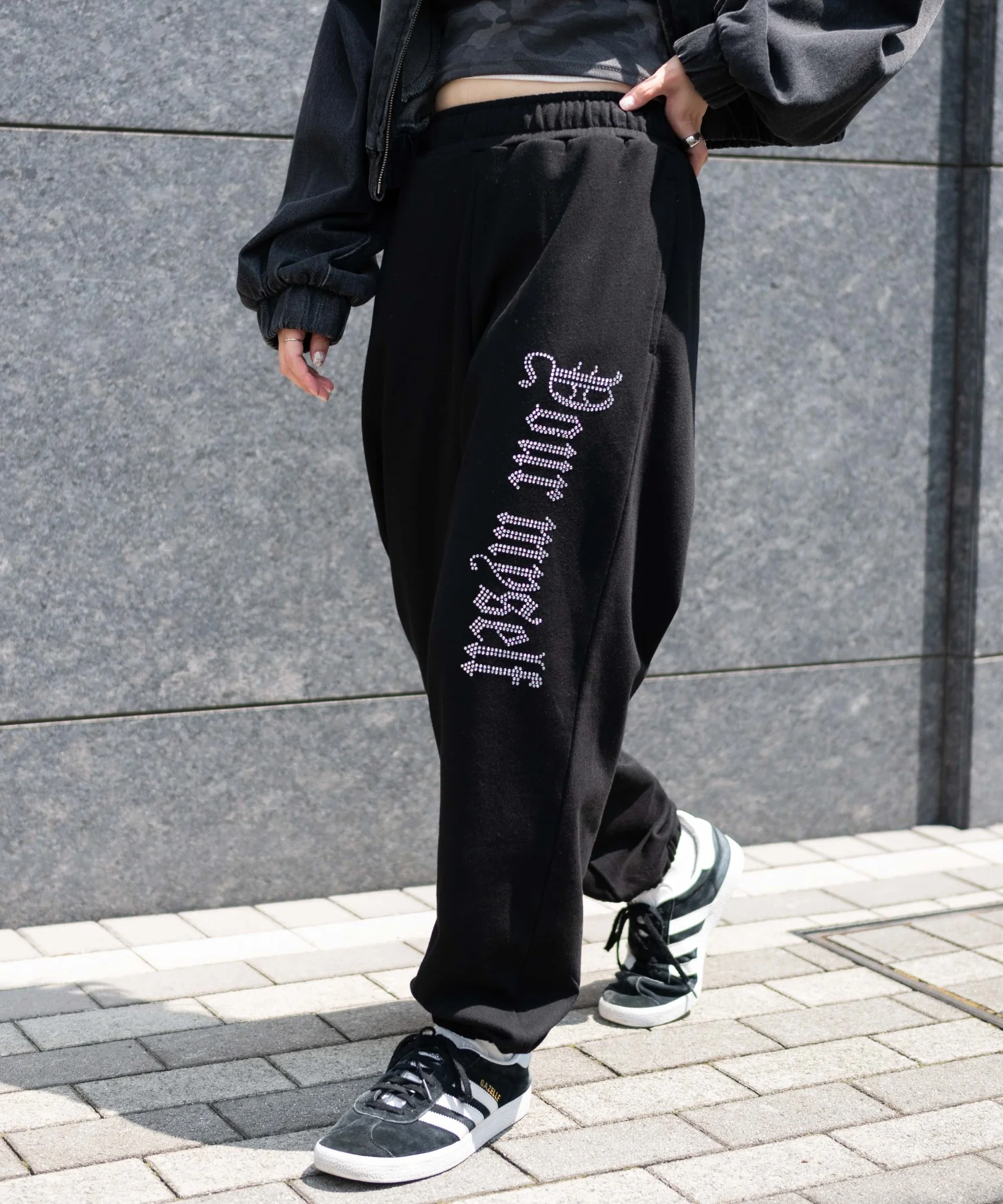 ラインストーンロゴスウェットパンツ - Image 5