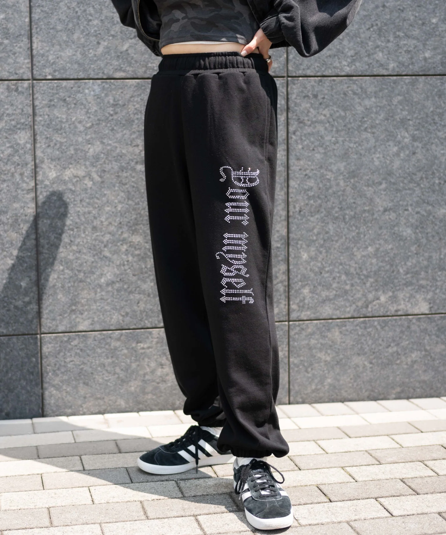 ラインストーンロゴスウェットパンツ - Image 7