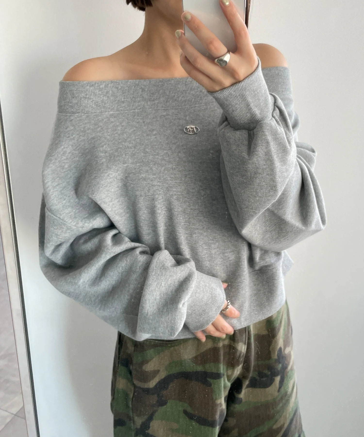 ワンポイントオフショルスウェット