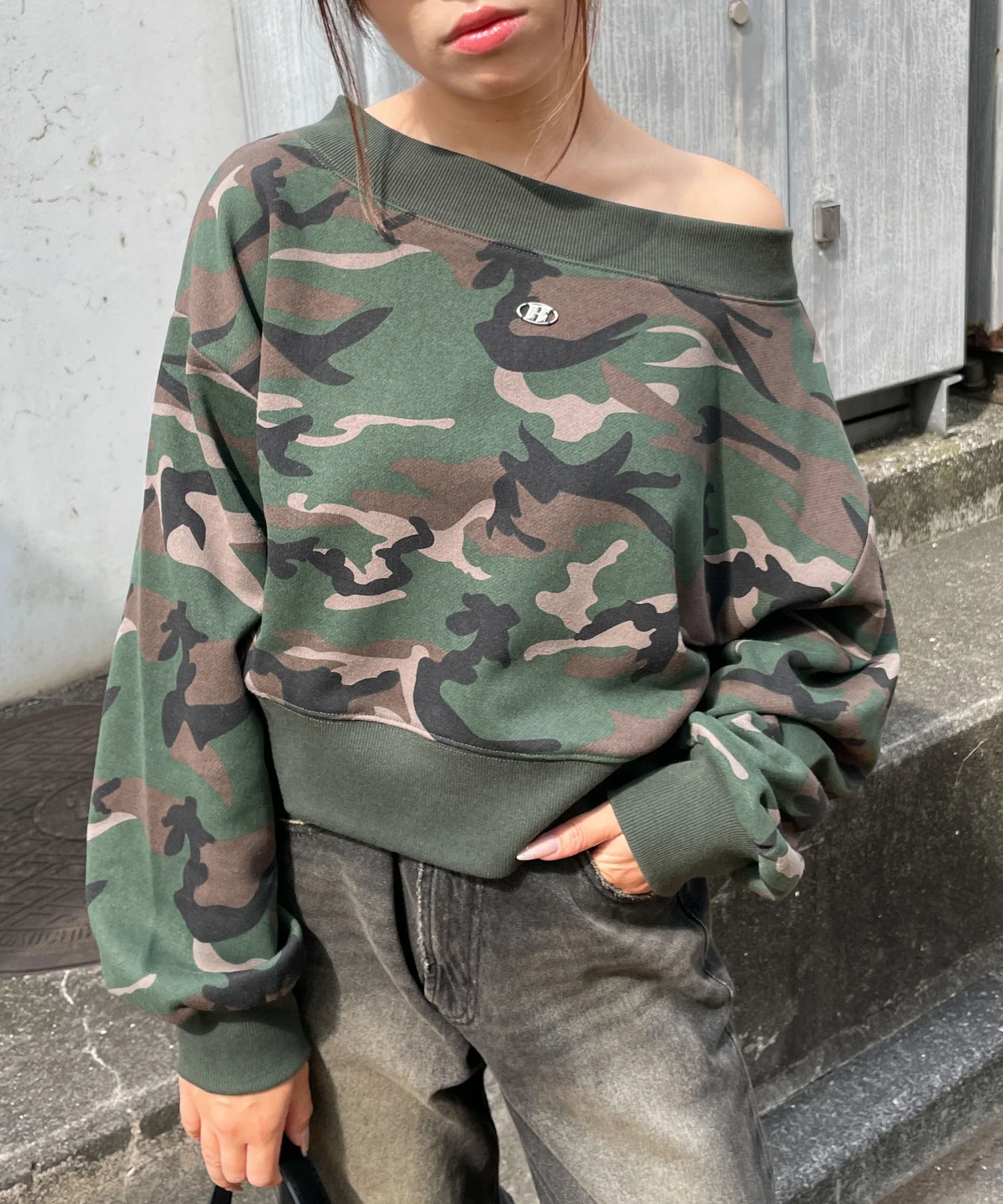ワンポイントオフショルスウェット - Image 12