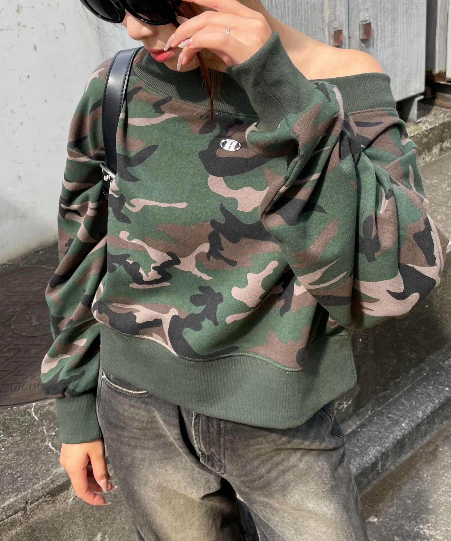 ワンポイントオフショルスウェット - Image 13