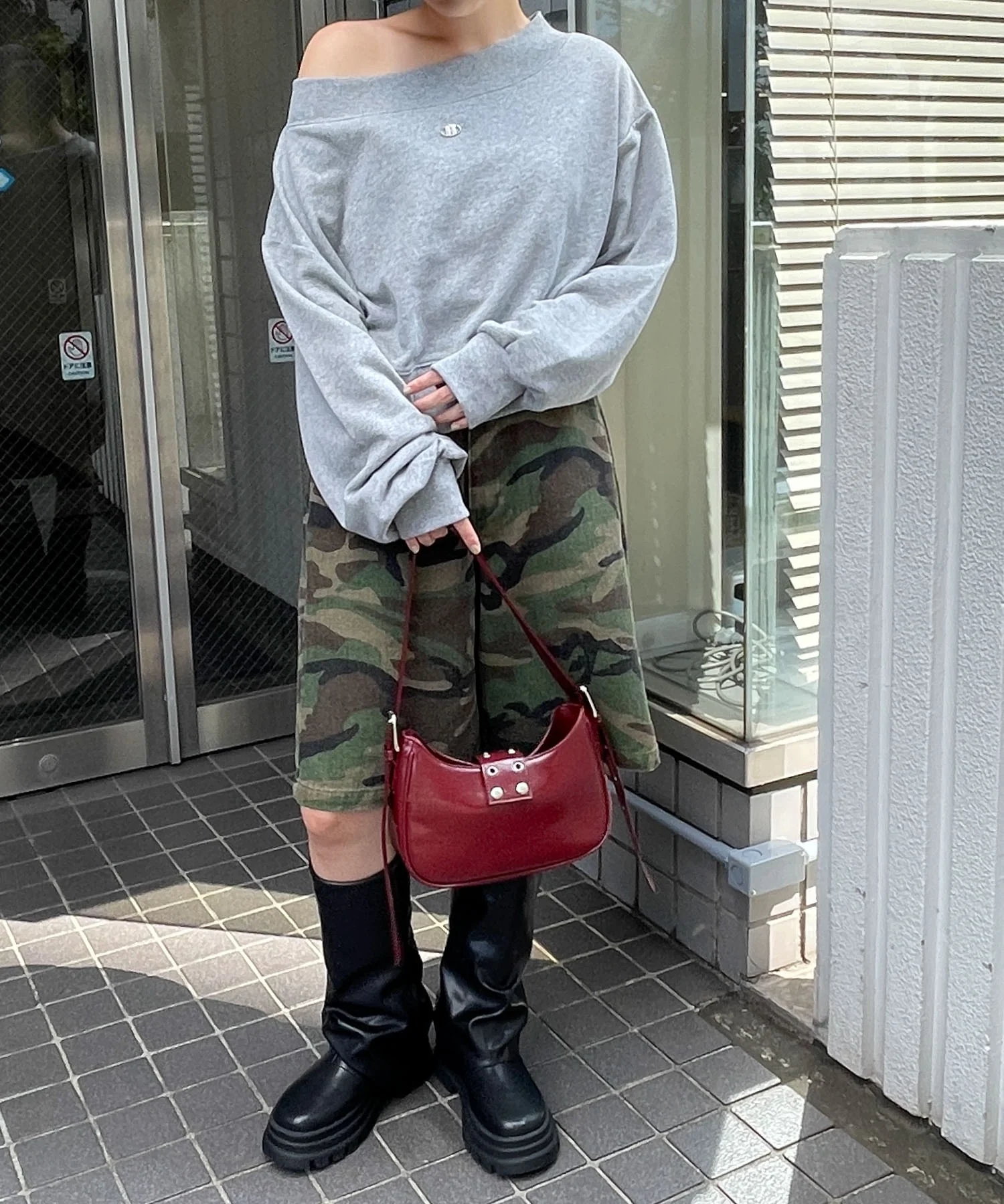 ワンポイントオフショルスウェット - Image 3