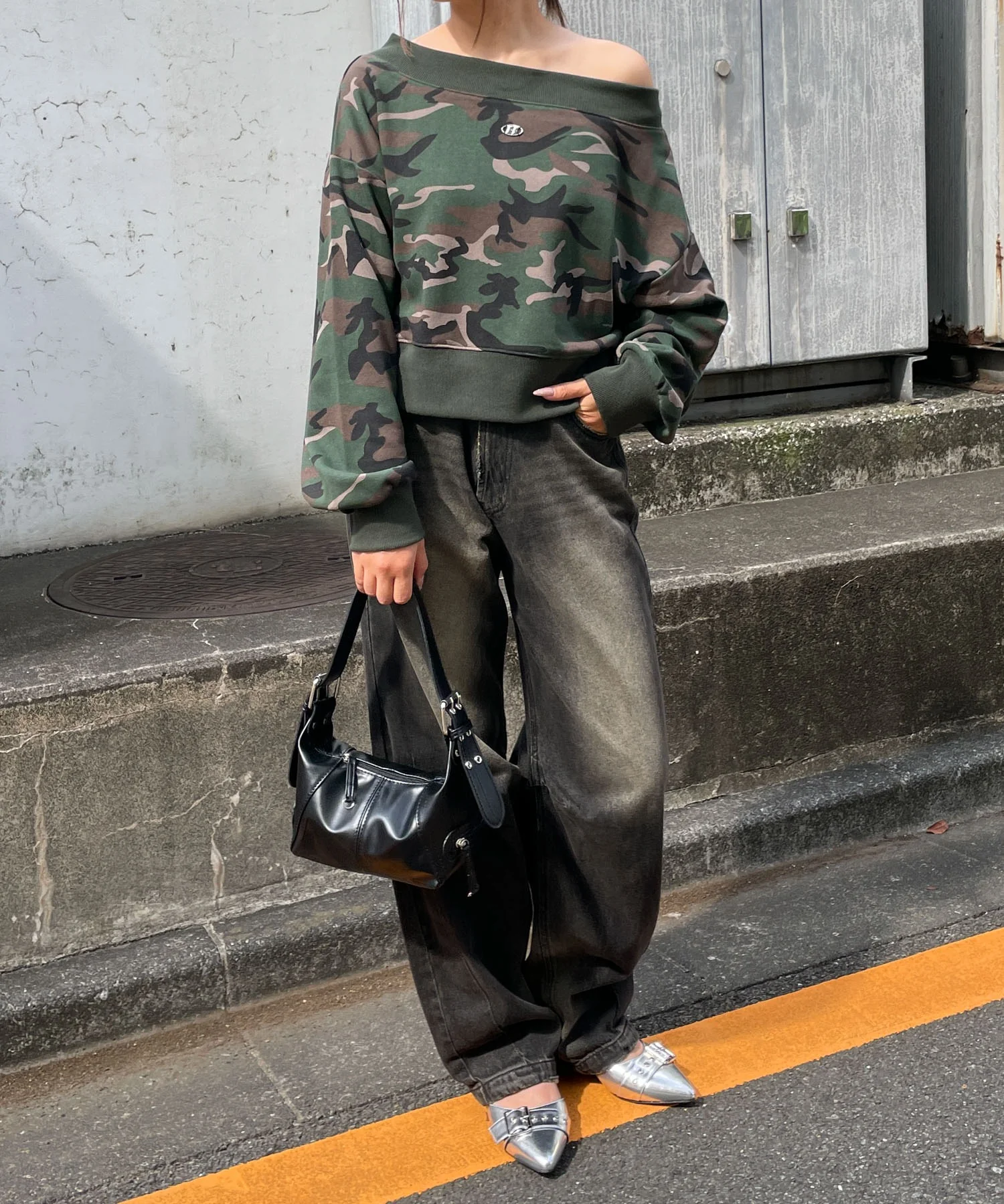 ワンポイントオフショルスウェット - Image 4