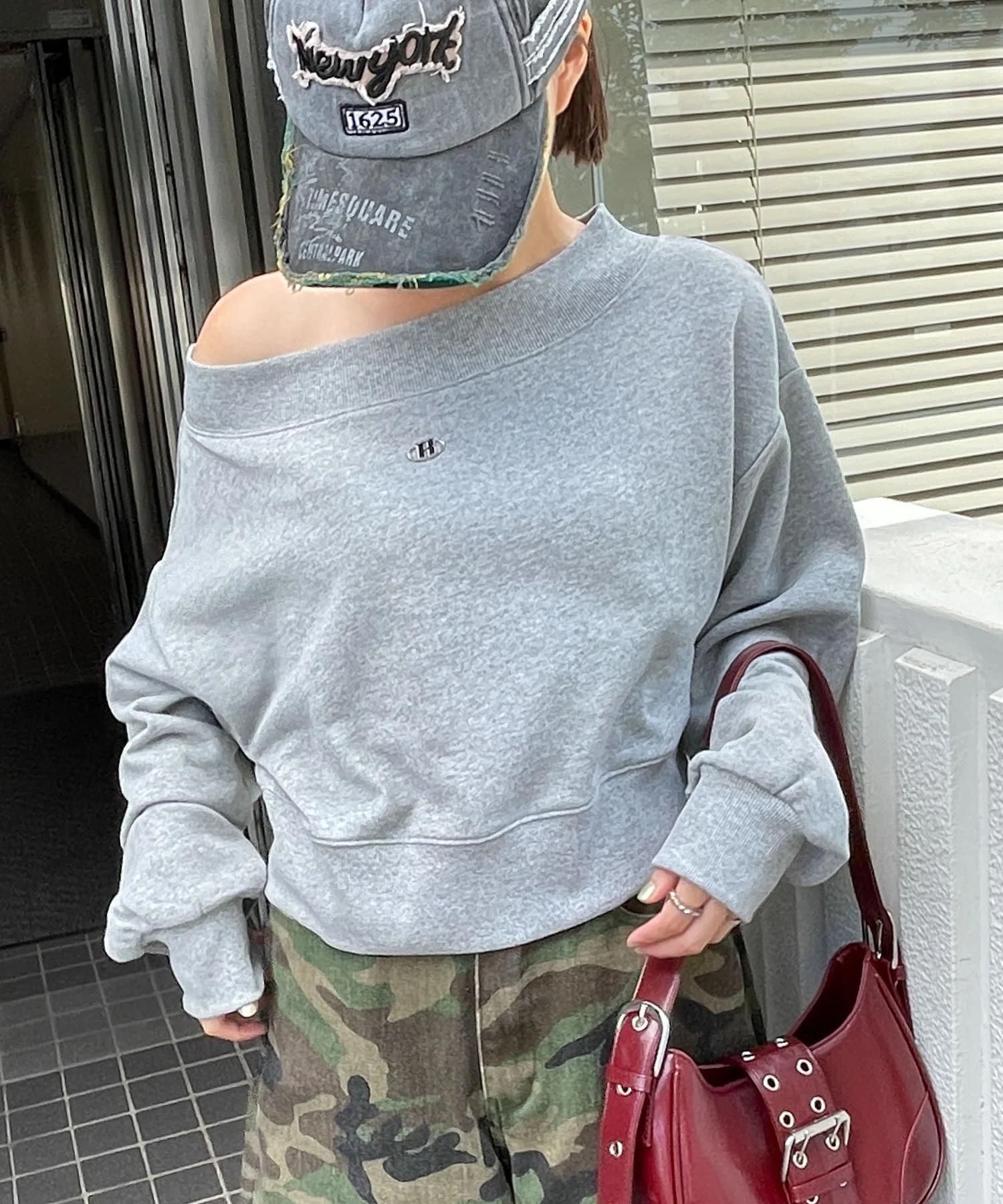 ワンポイントオフショルスウェット - Image 8