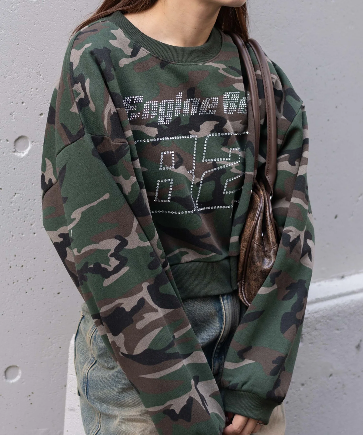 ラインストーンプルオーバースウェット - Image 11