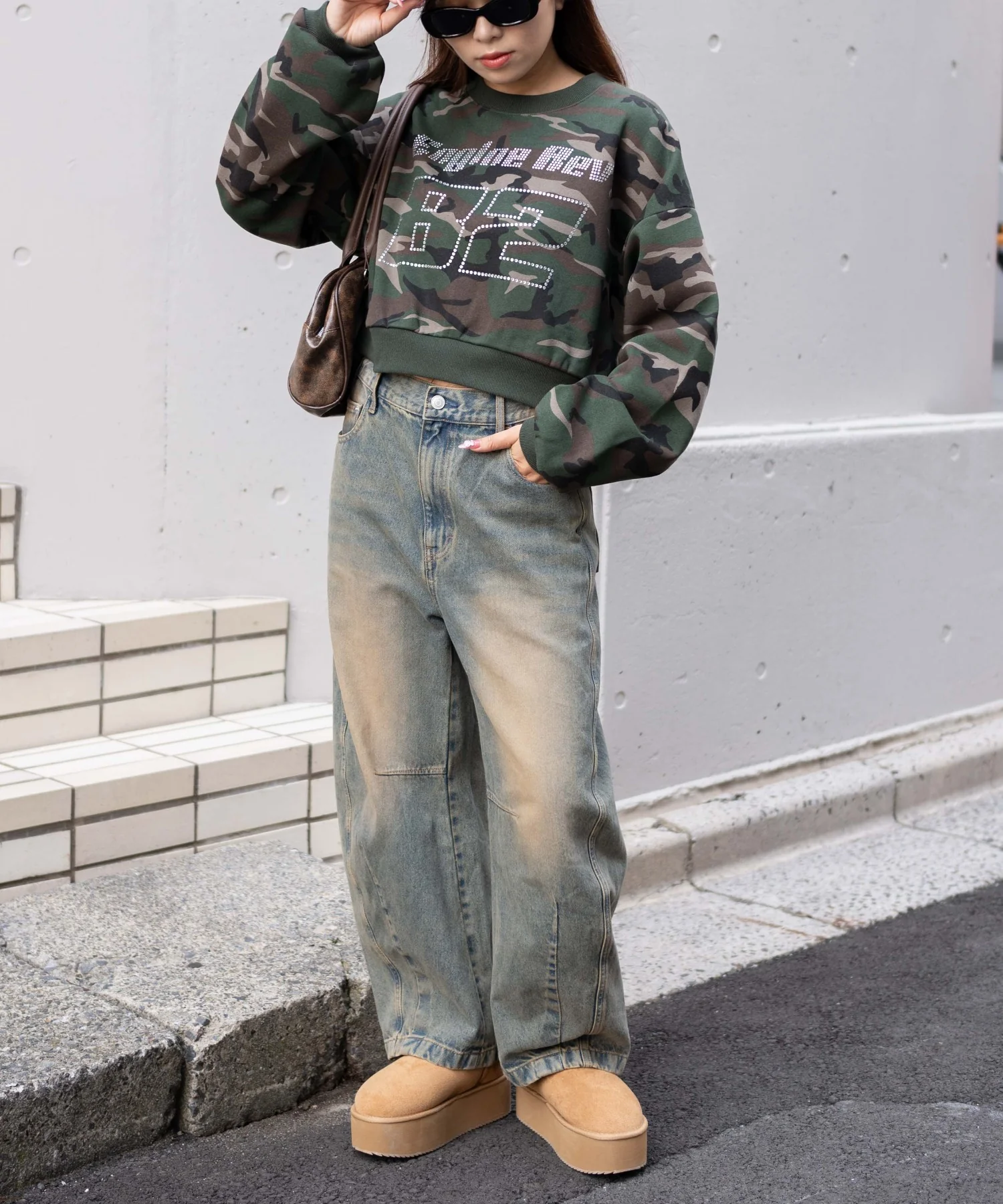 ラインストーンプルオーバースウェット - Image 12