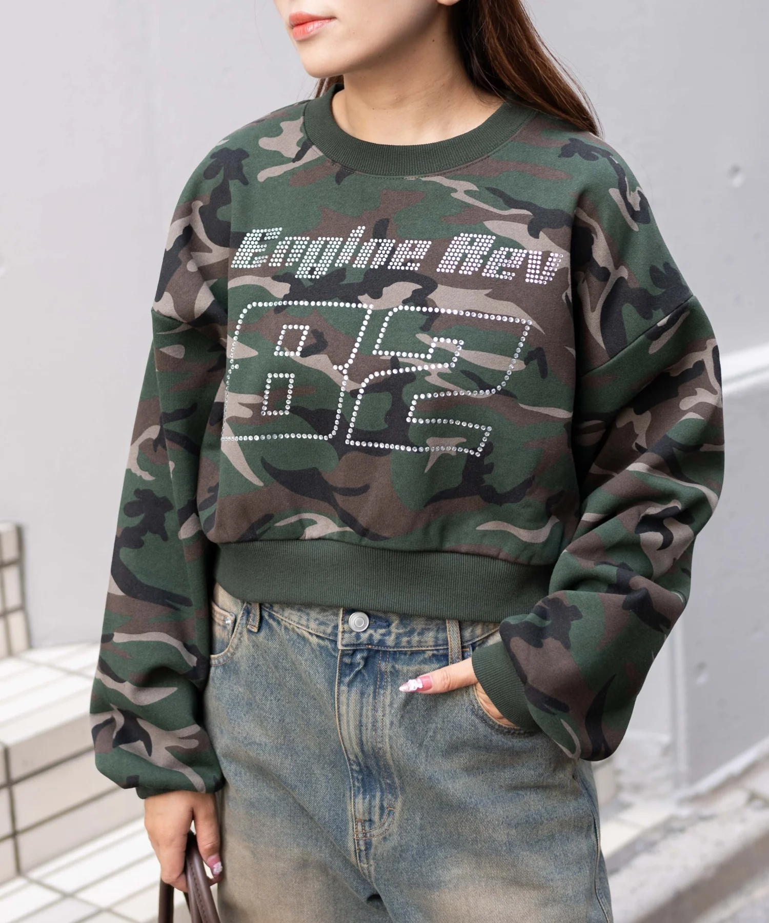 ラインストーンプルオーバースウェット - Image 2