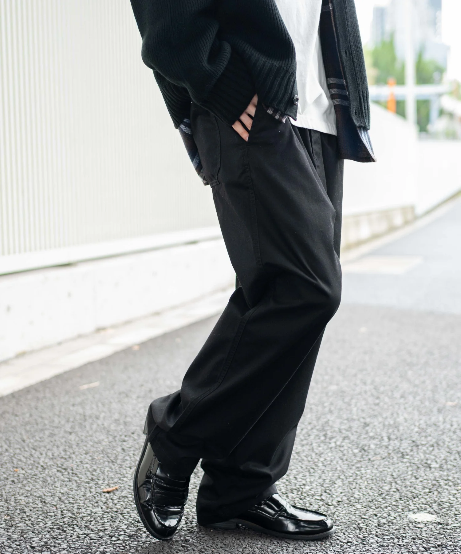 チノイージーストレートパンツ - Image 32