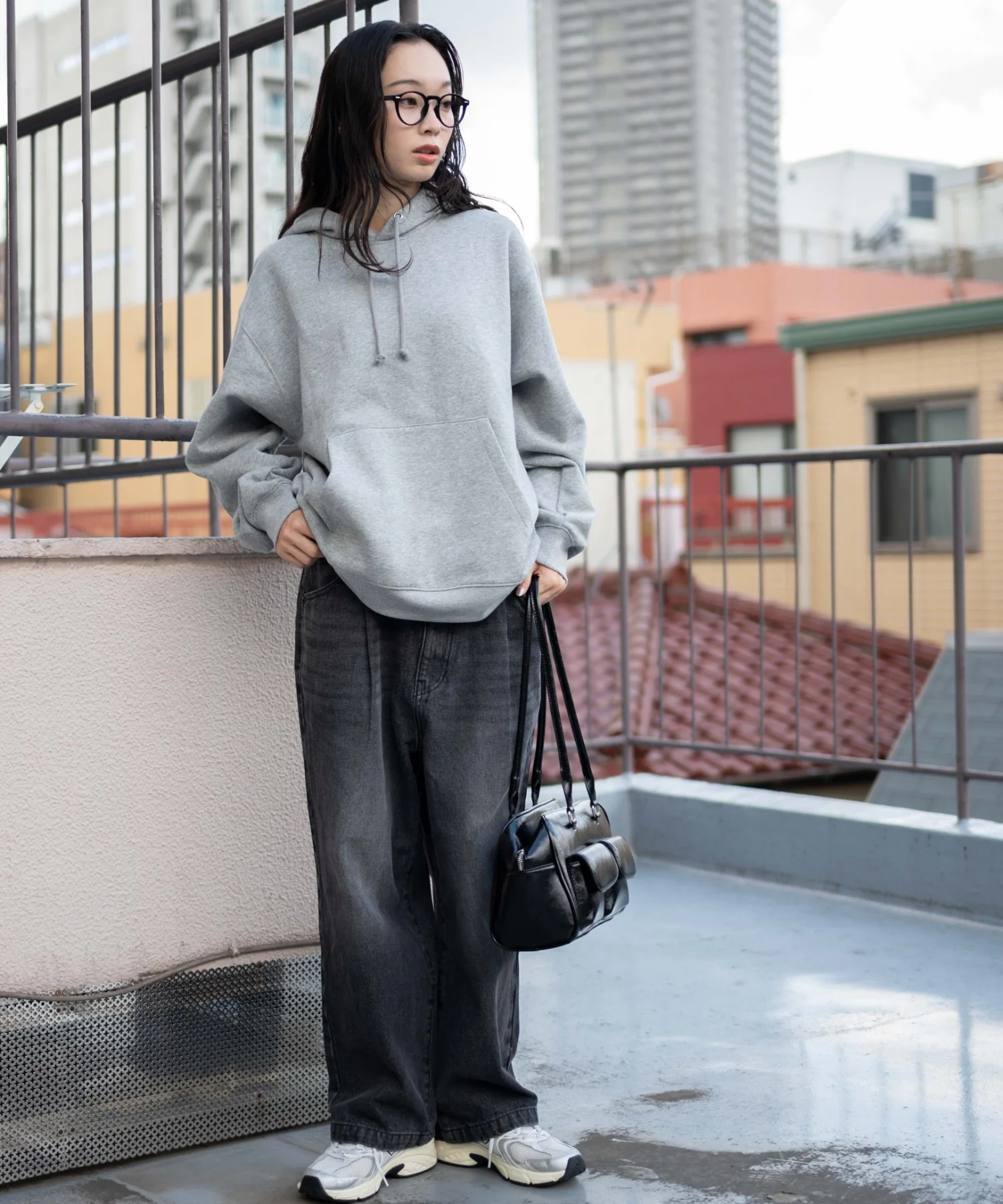 デニムルーズテーパードパンツ - Image 12