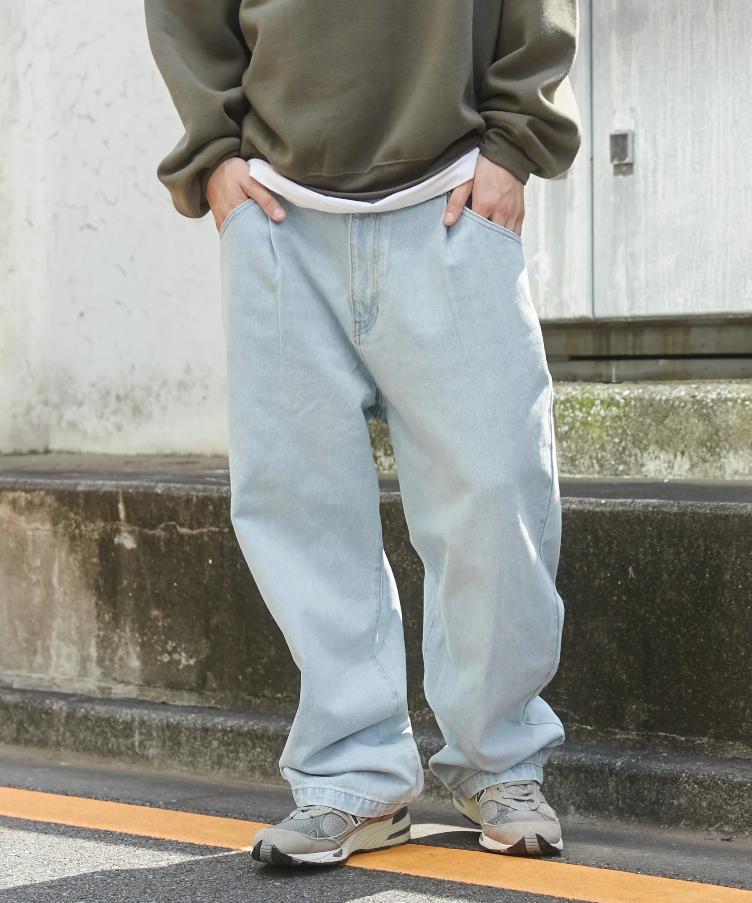 デニムルーズテーパードパンツ - Image 13