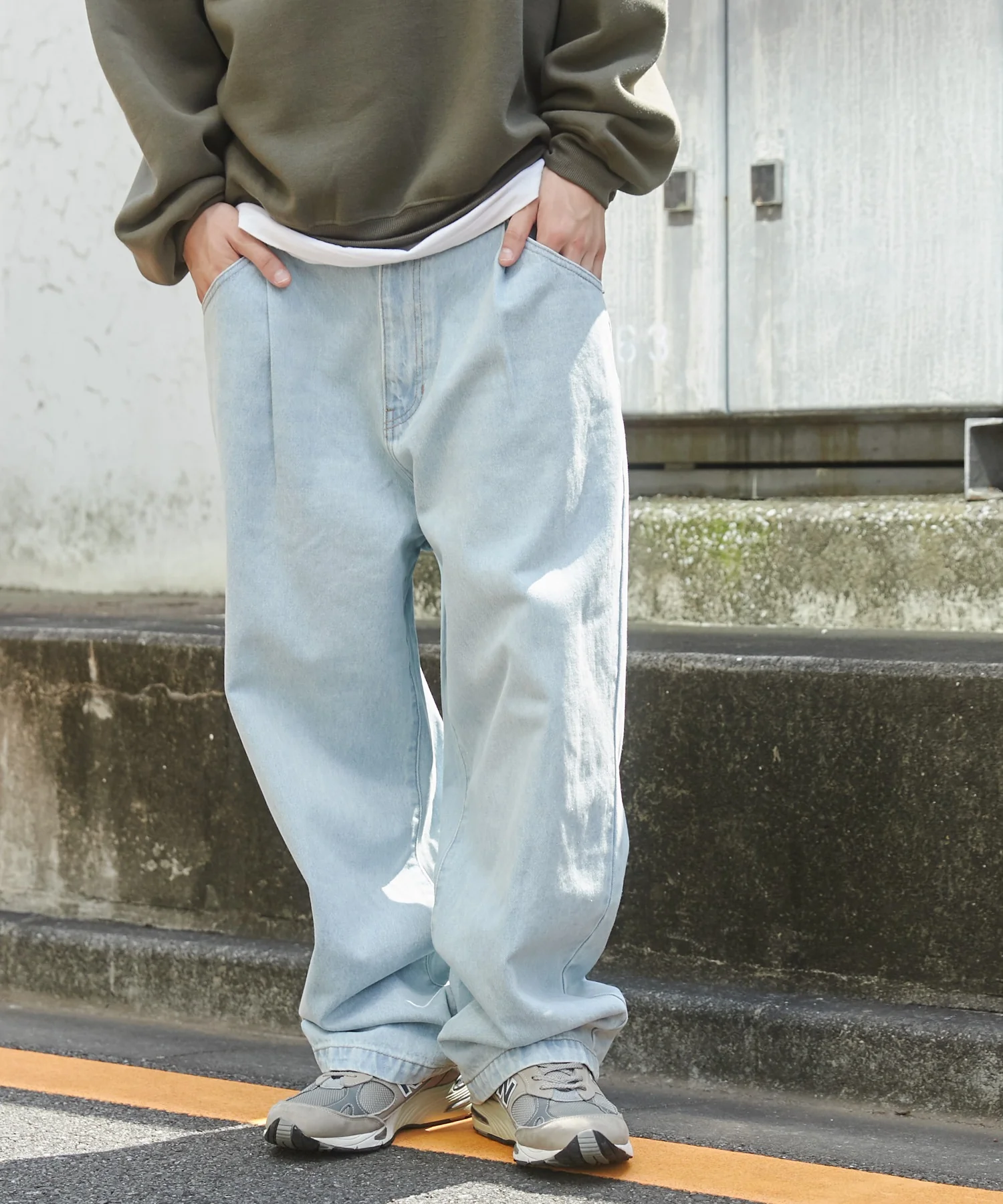 デニムルーズテーパードパンツ - Image 14