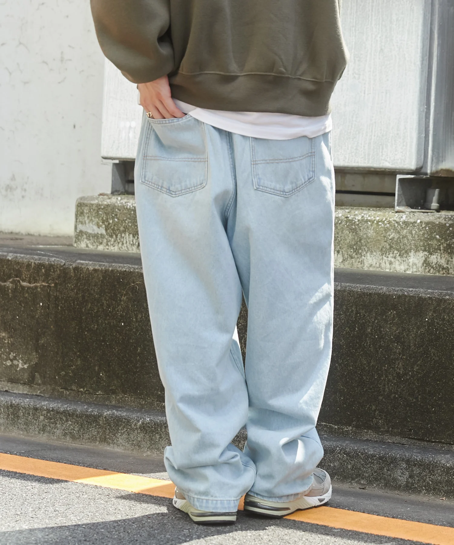 デニムルーズテーパードパンツ - Image 16