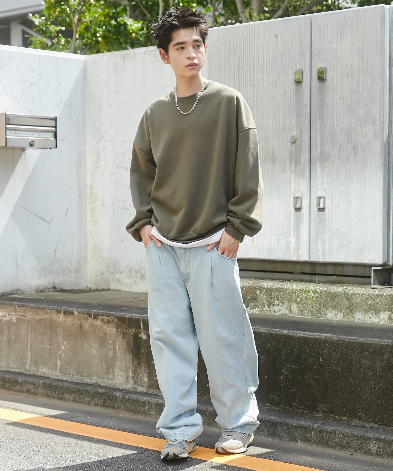 デニムルーズテーパードパンツ - Image 17