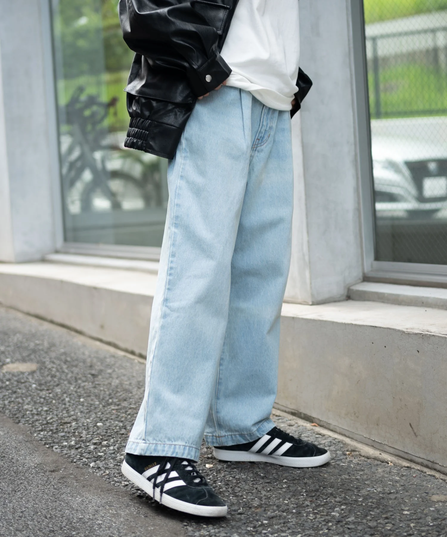 デニムルーズテーパードパンツ - Image 21
