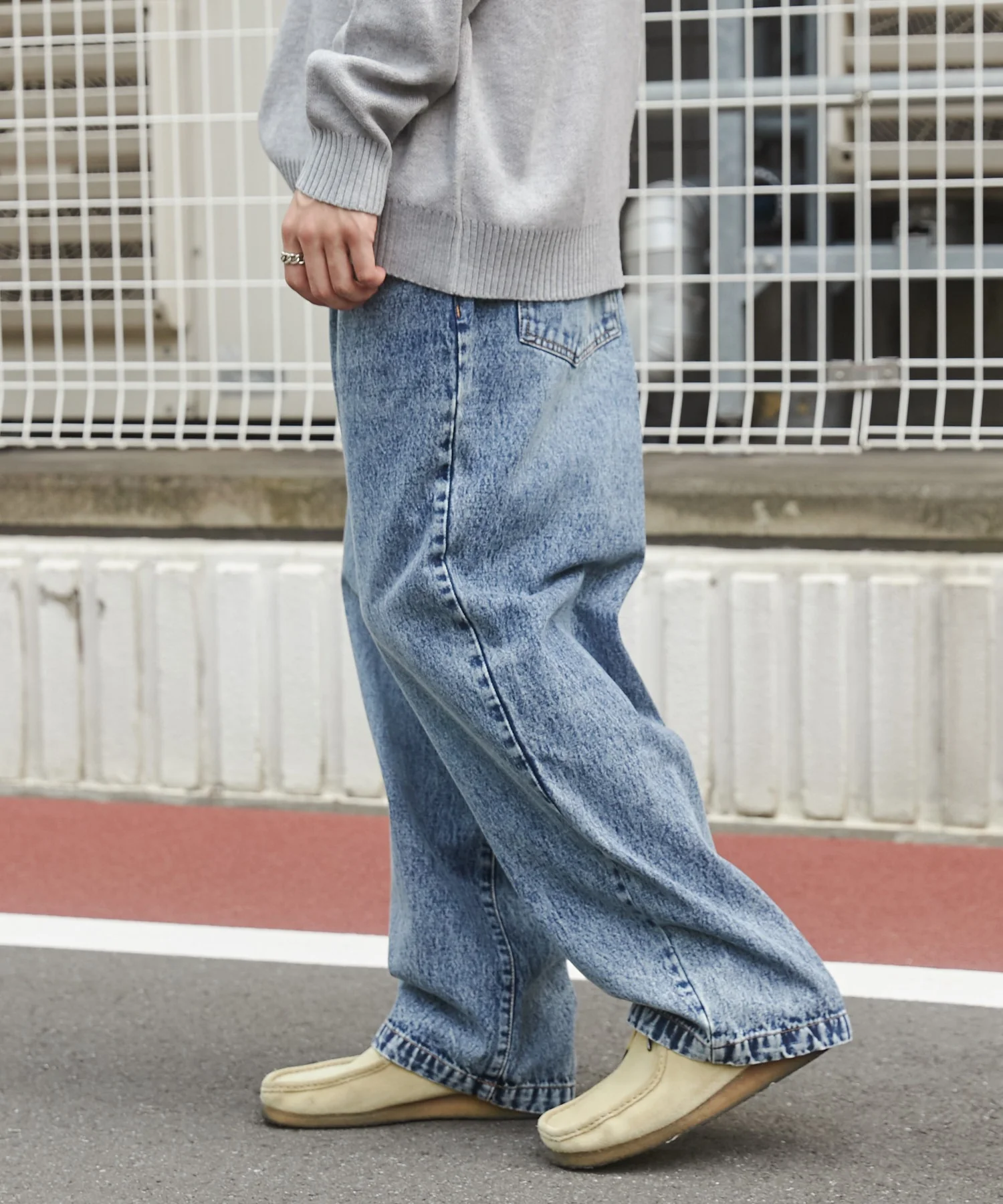 デニムルーズテーパードパンツ - Image 24