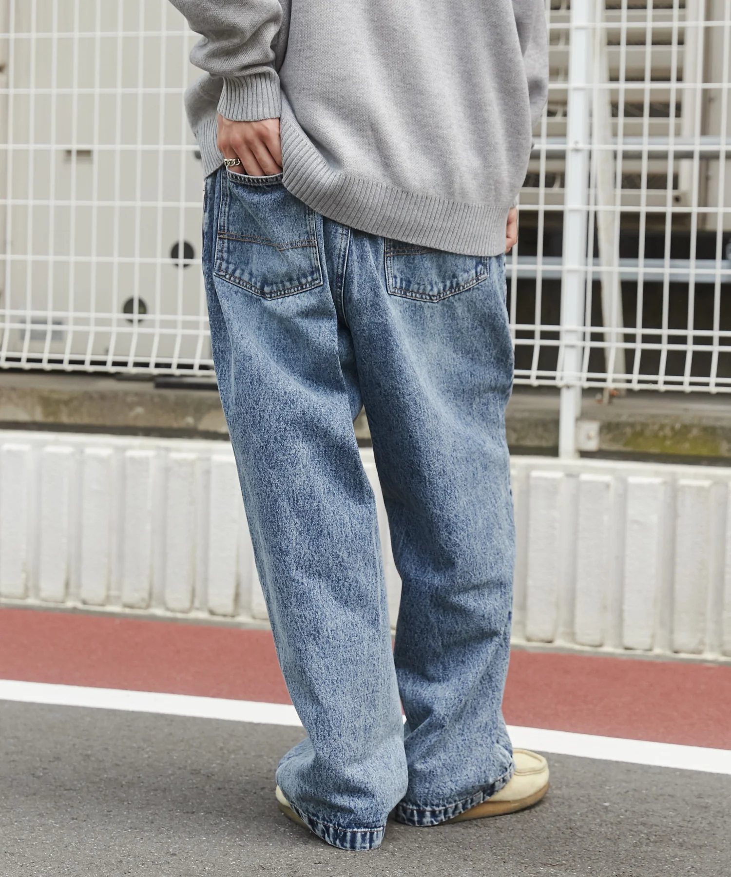 デニムルーズテーパードパンツ - Image 26