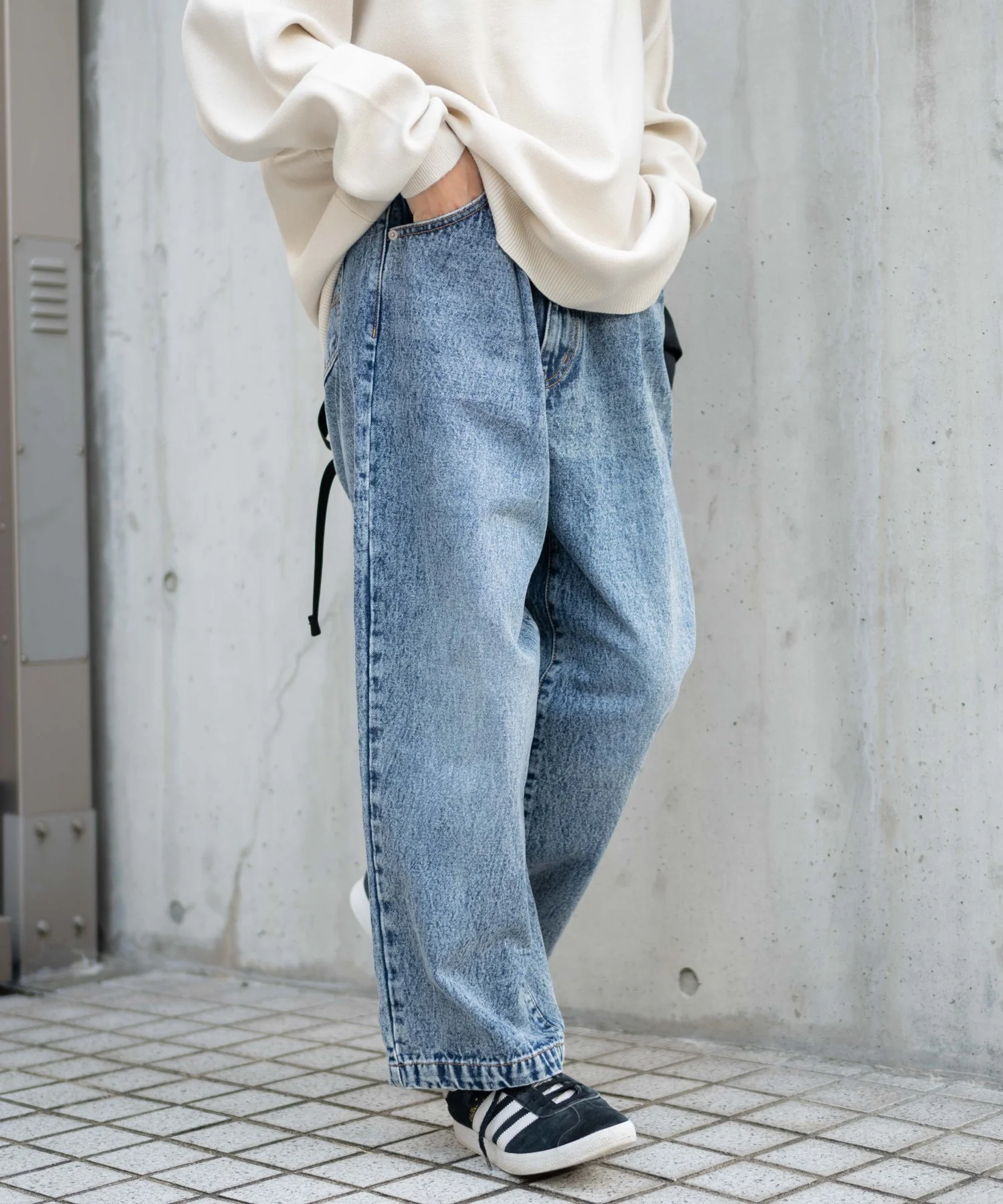 デニムルーズテーパードパンツ - Image 29