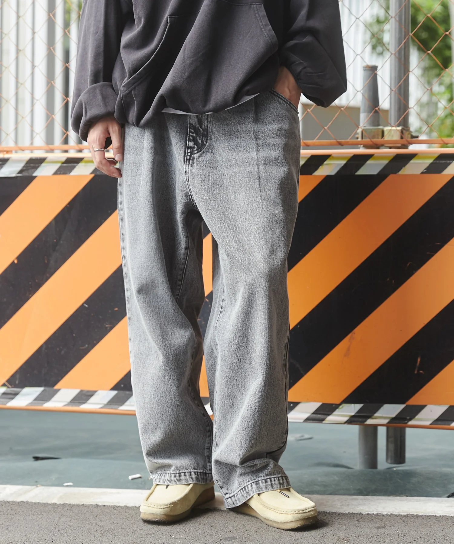 デニムルーズテーパードパンツ - Image 33