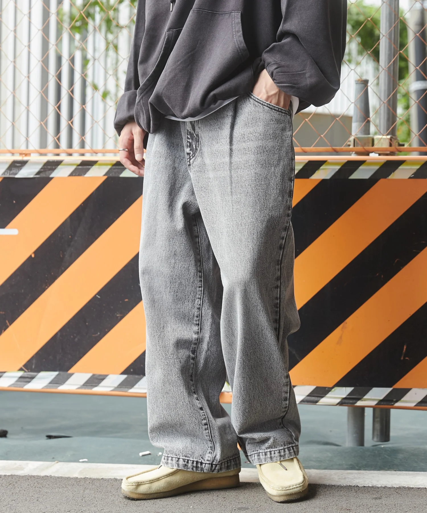 デニムルーズテーパードパンツ - Image 4