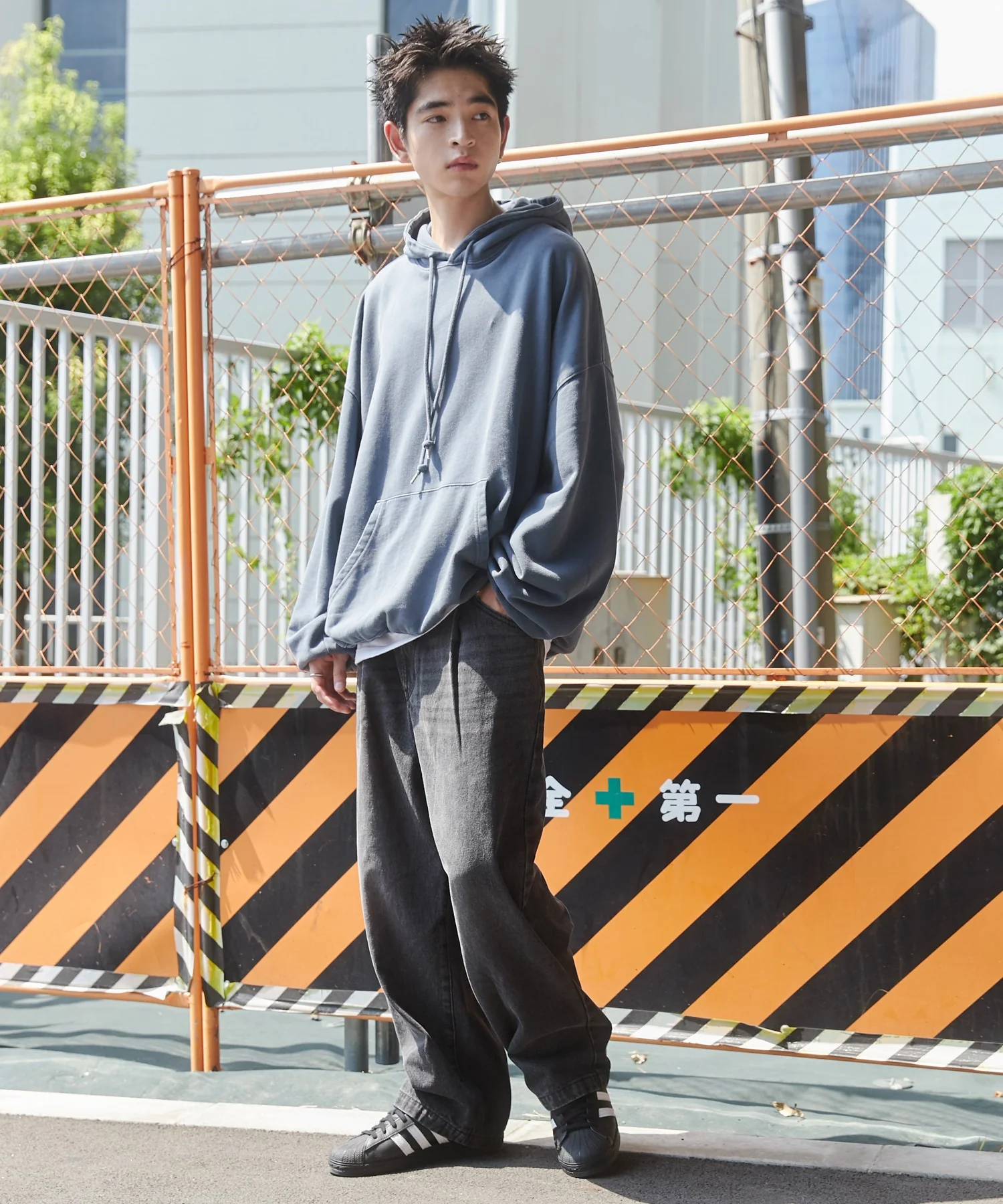 デニムルーズテーパードパンツ - Image 47