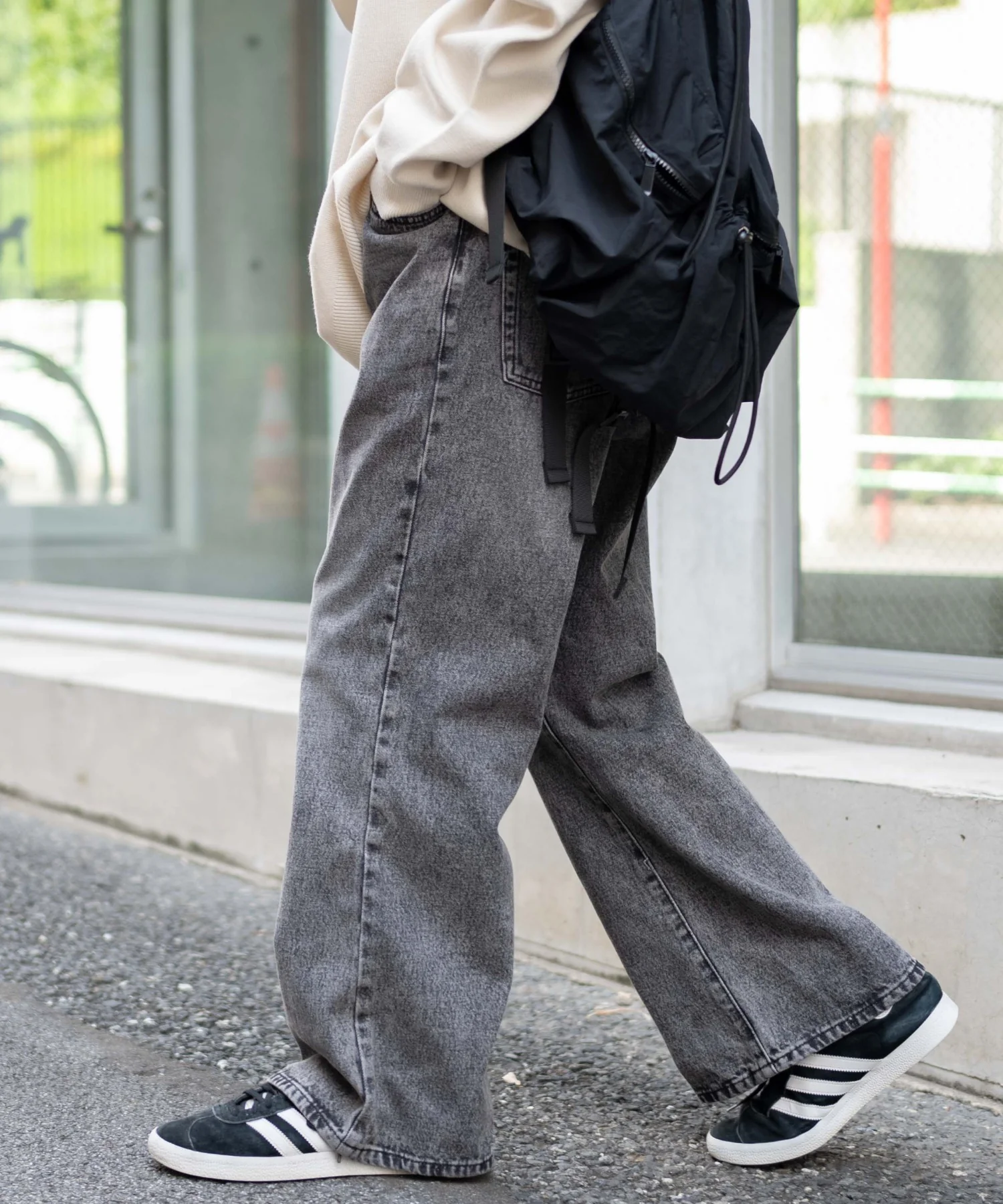 デニムルーズフレアパンツ - Image 36