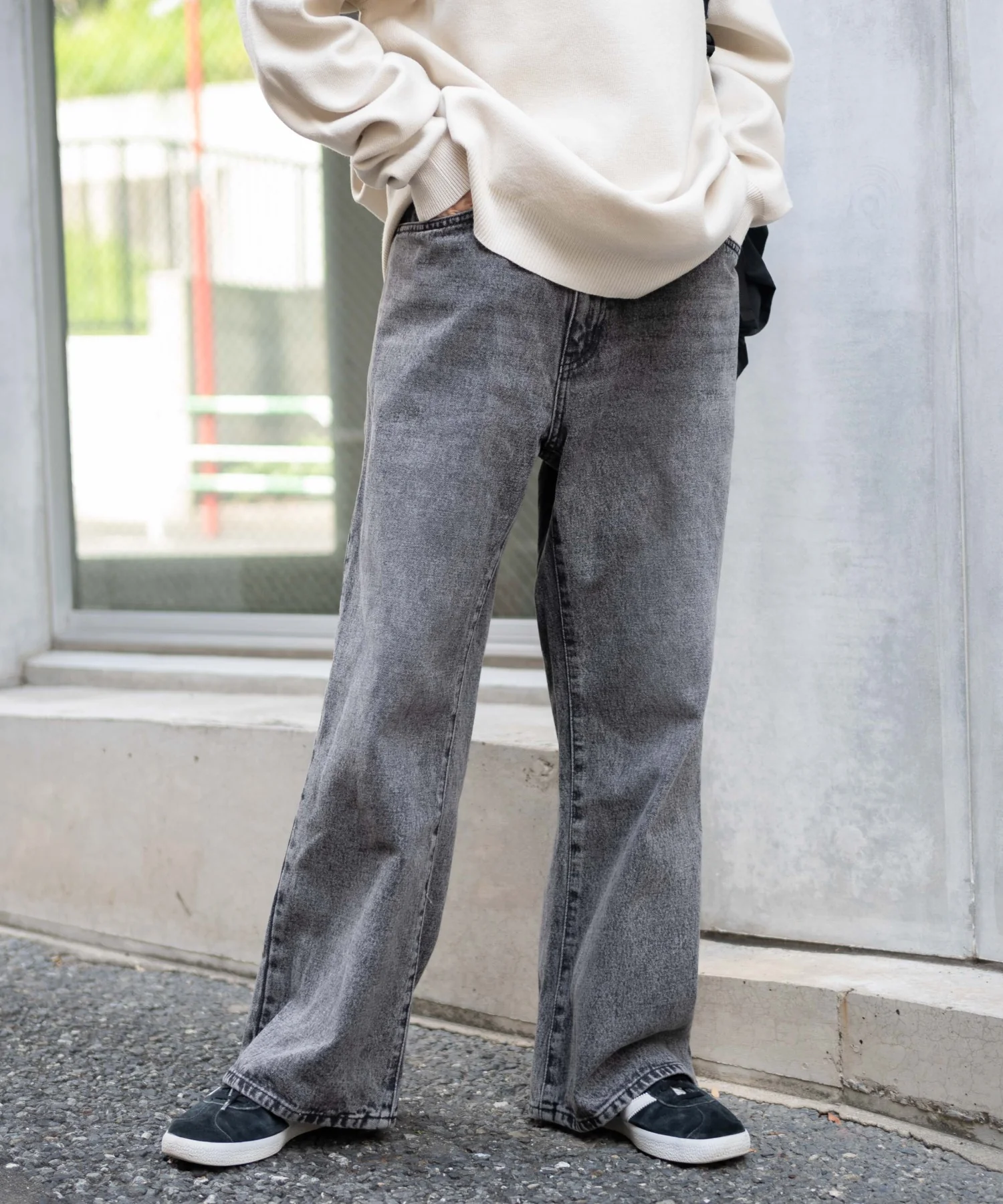 デニムルーズフレアパンツ - Image 37