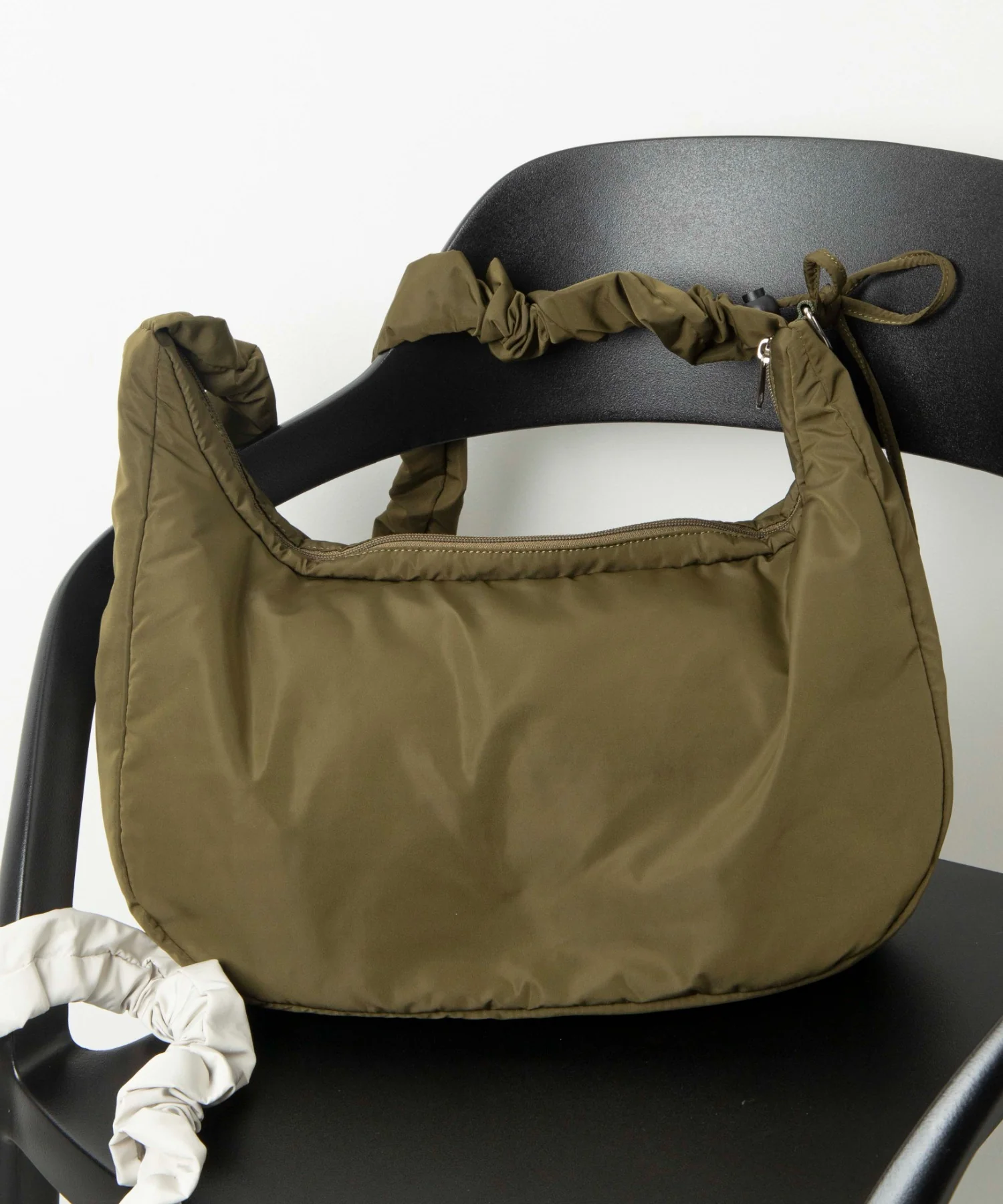 ハーフムーンドロストショルダー - Image 13