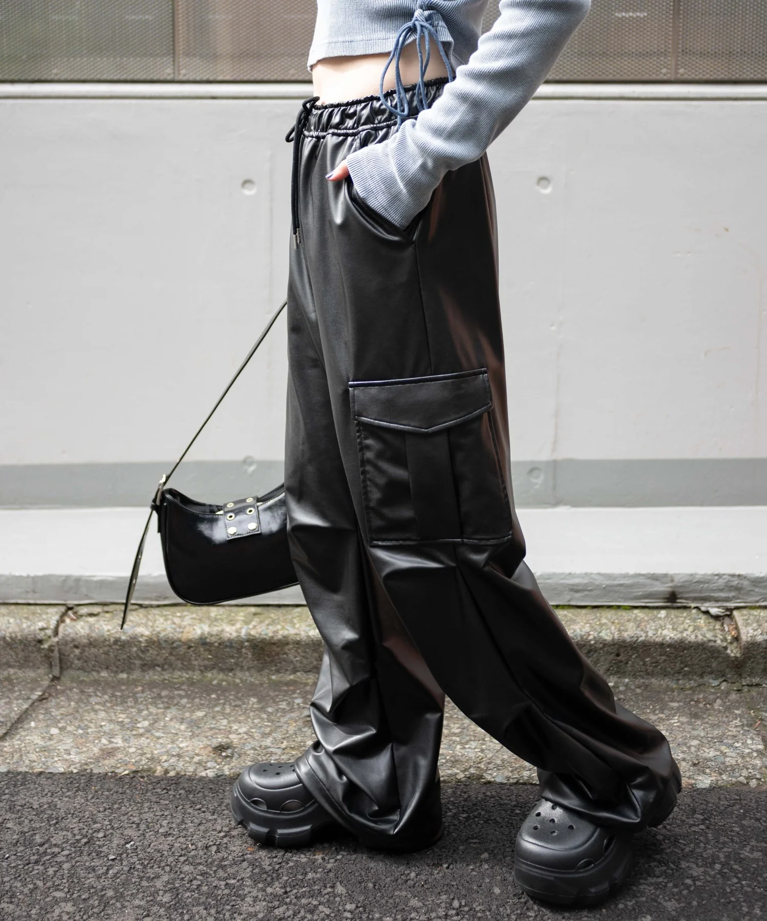 合皮パラシュートカーゴパンツ - Image 6