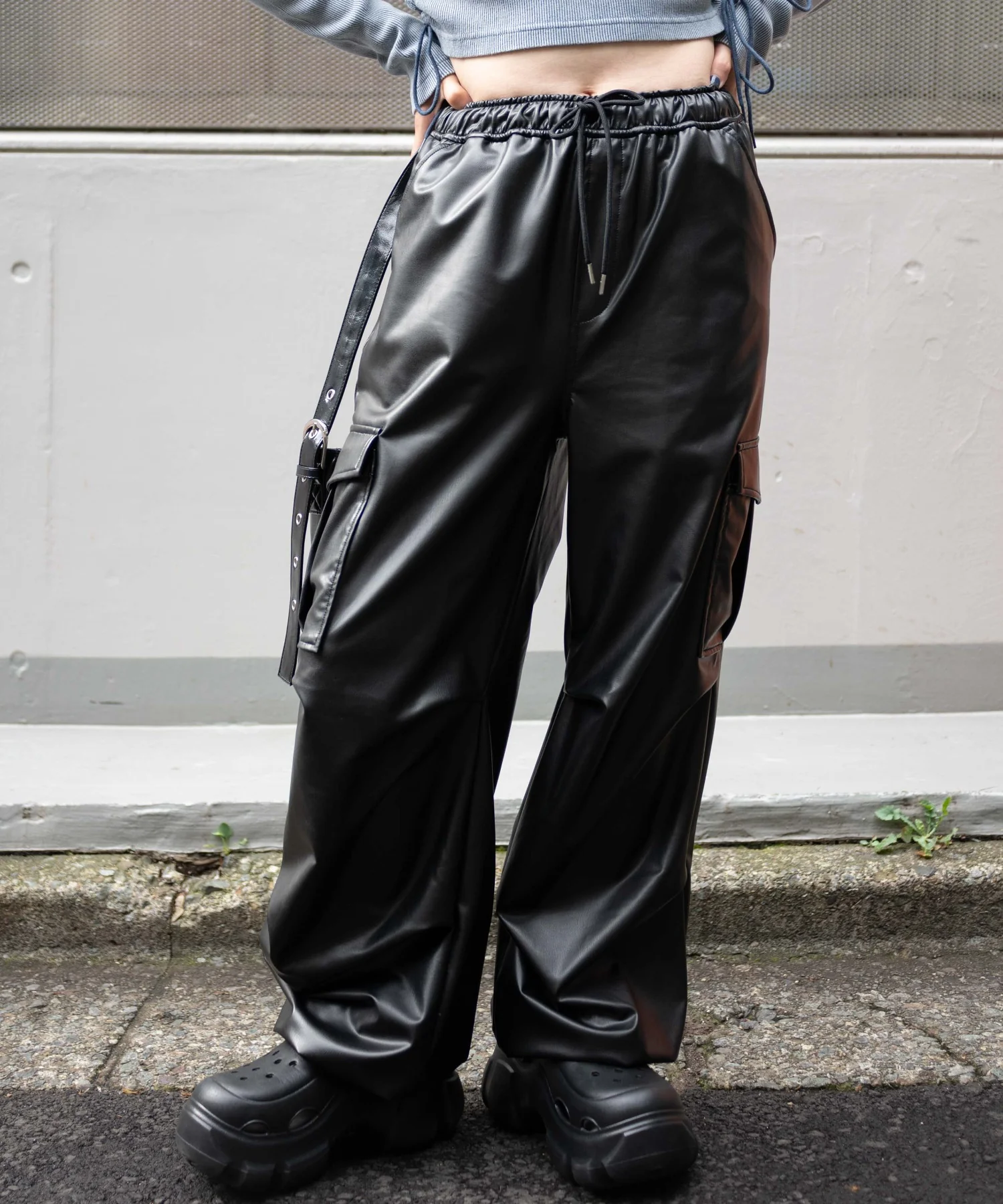 合皮パラシュートカーゴパンツ - Image 8