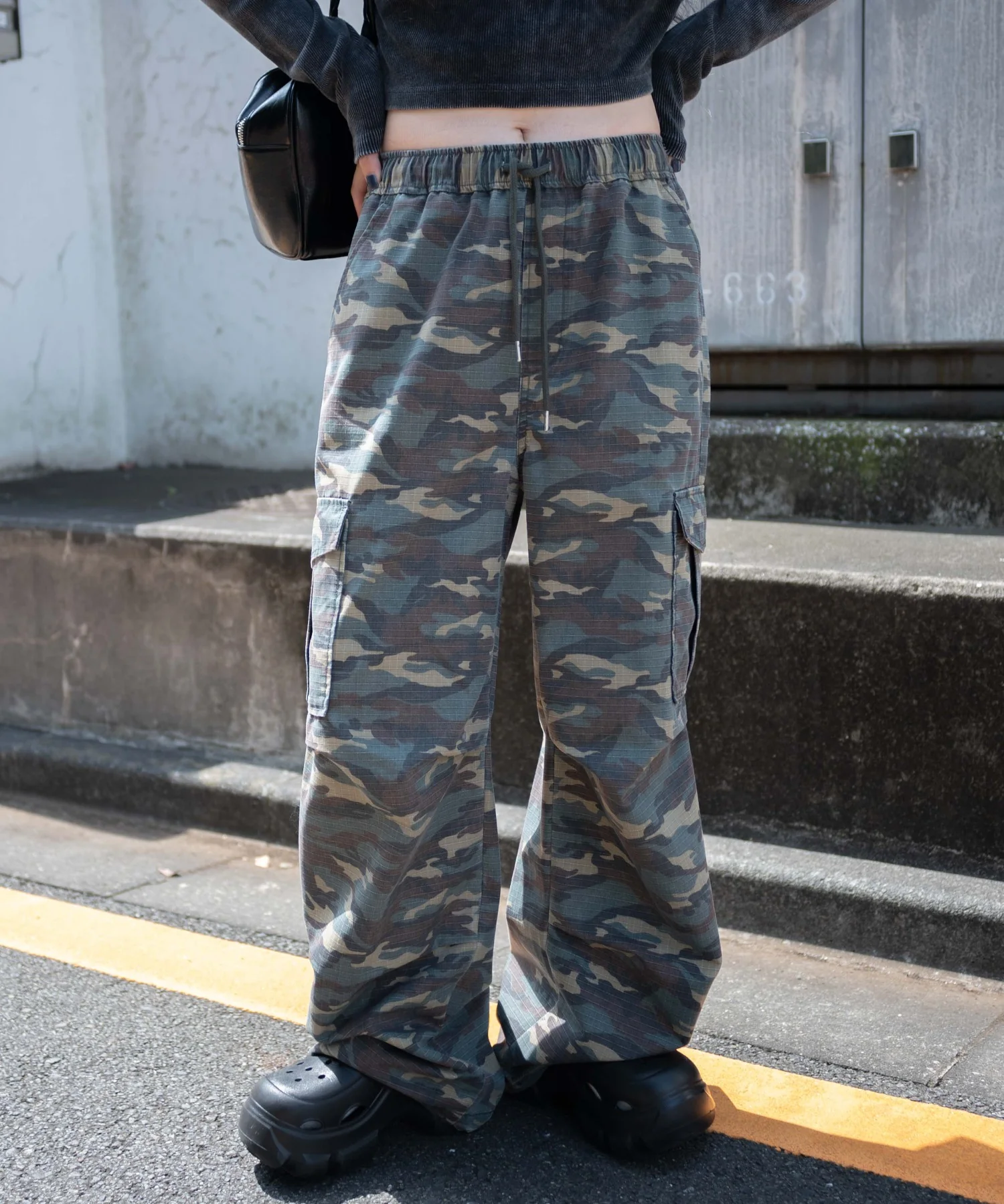 ヴィンテージウォッシュパラシュートカーゴパンツ - Image 3