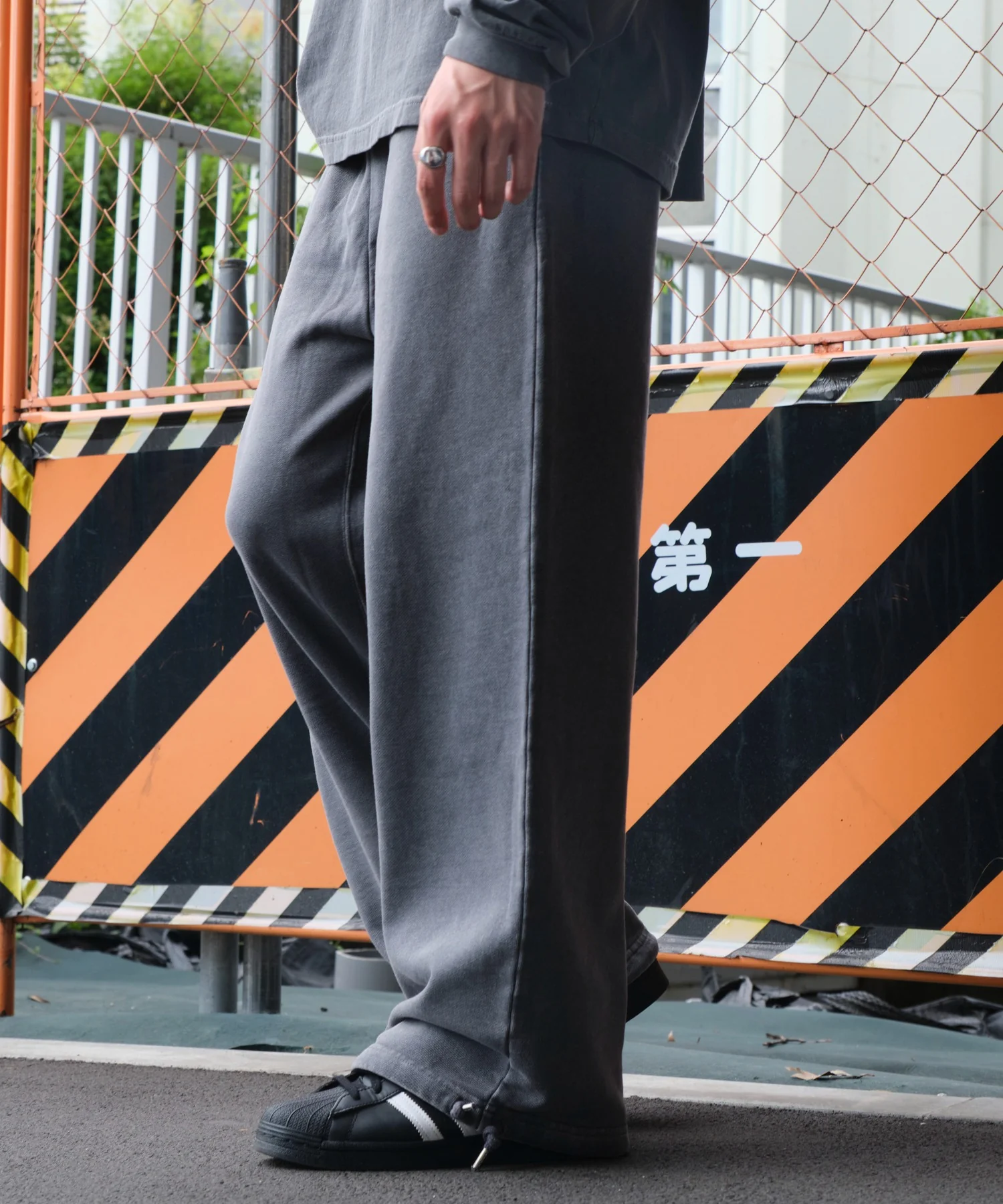 アシッドウォッシュワイドスウェットパンツ - Image 14