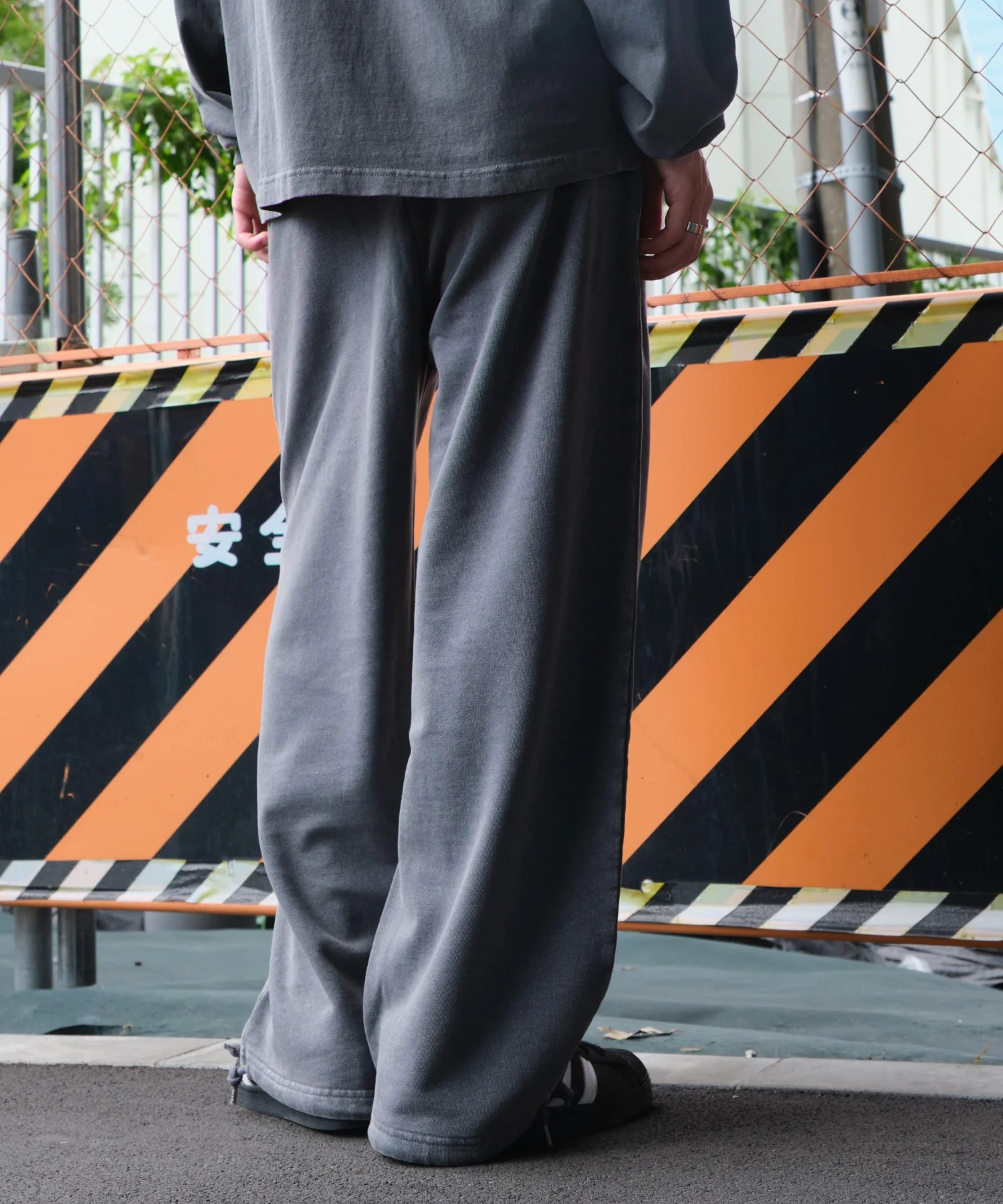アシッドウォッシュワイドスウェットパンツ - Image 15