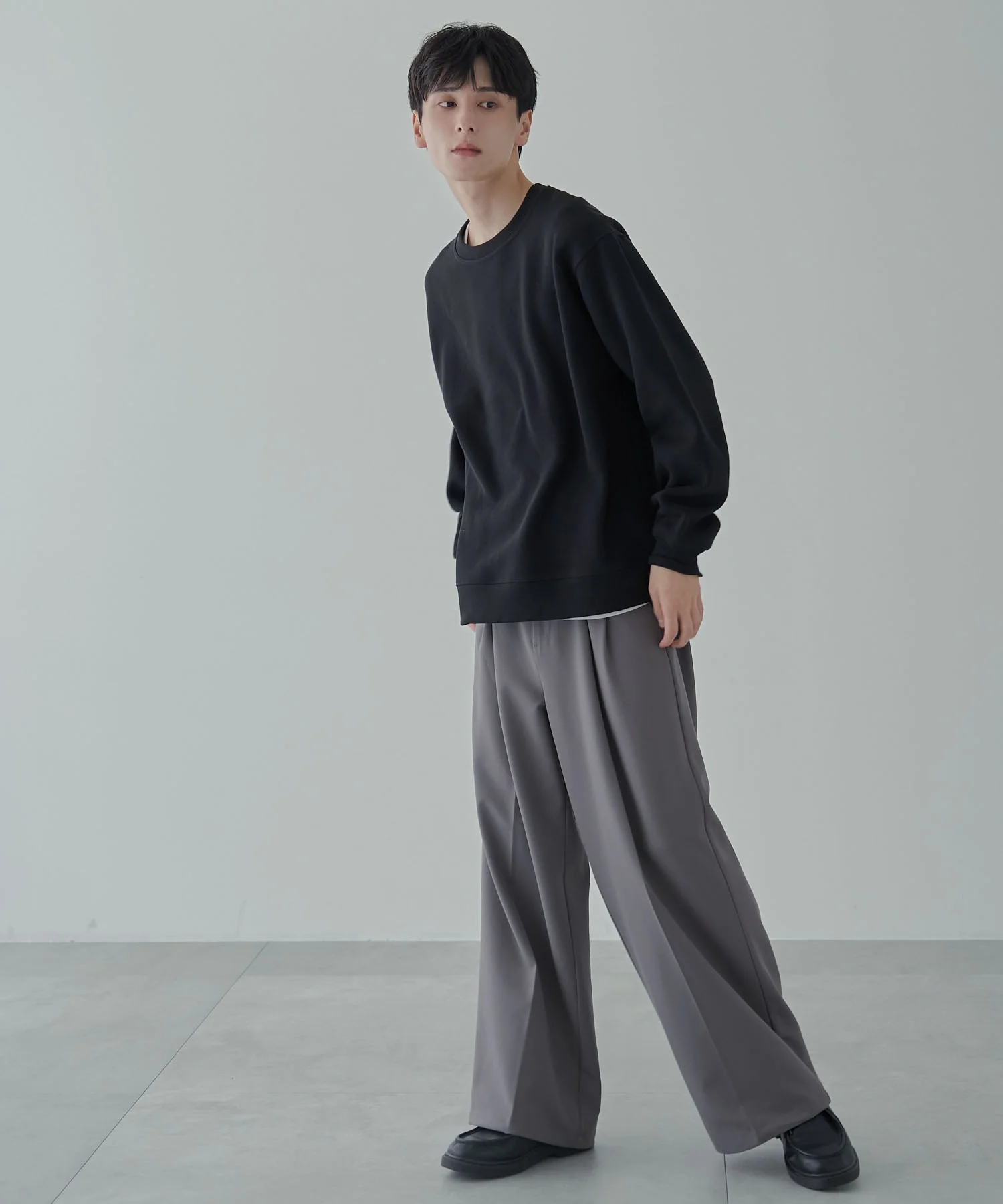 リラックスフィットスウェットプルオーバー - Image 11