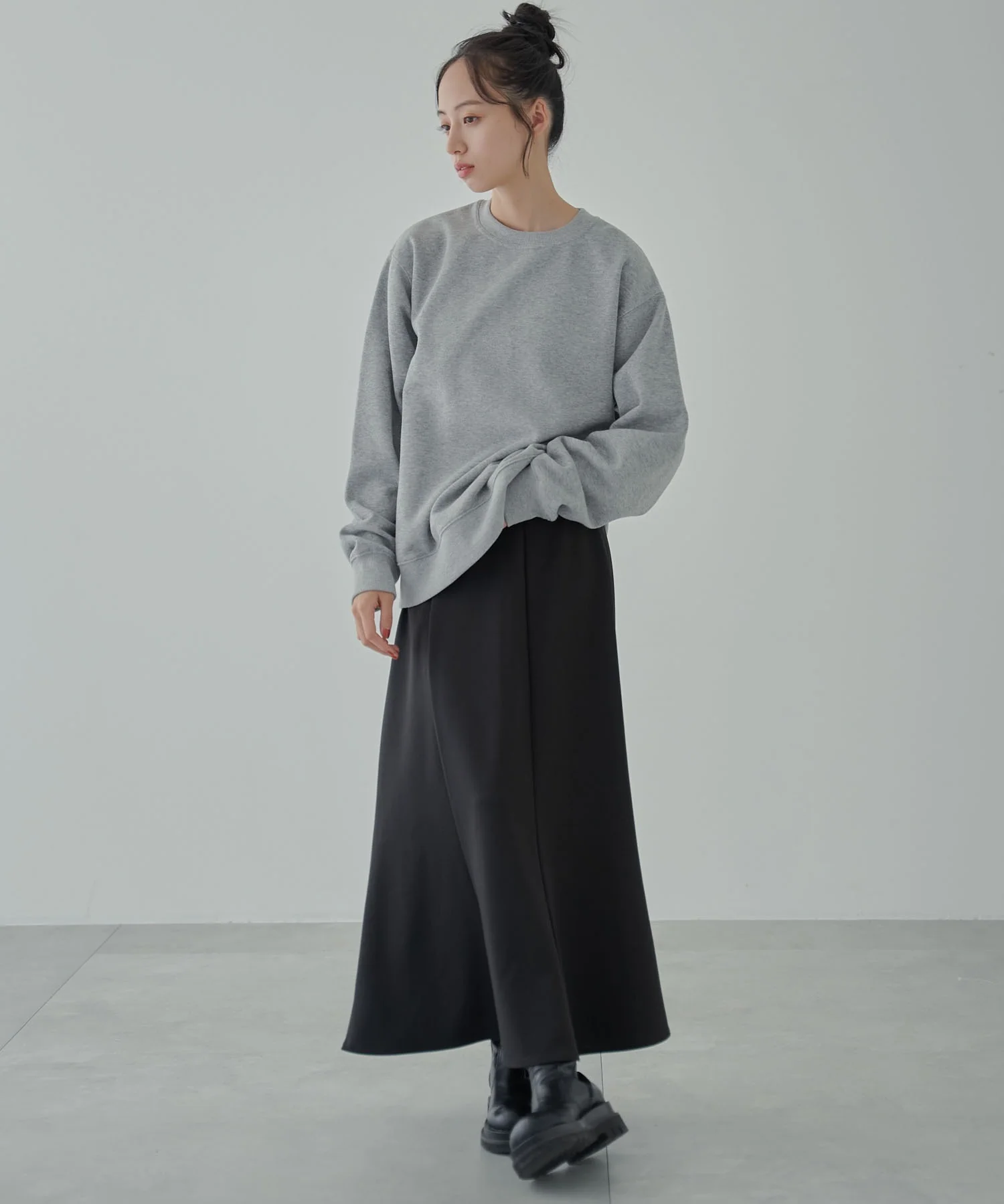 リラックスフィットスウェットプルオーバー - Image 15